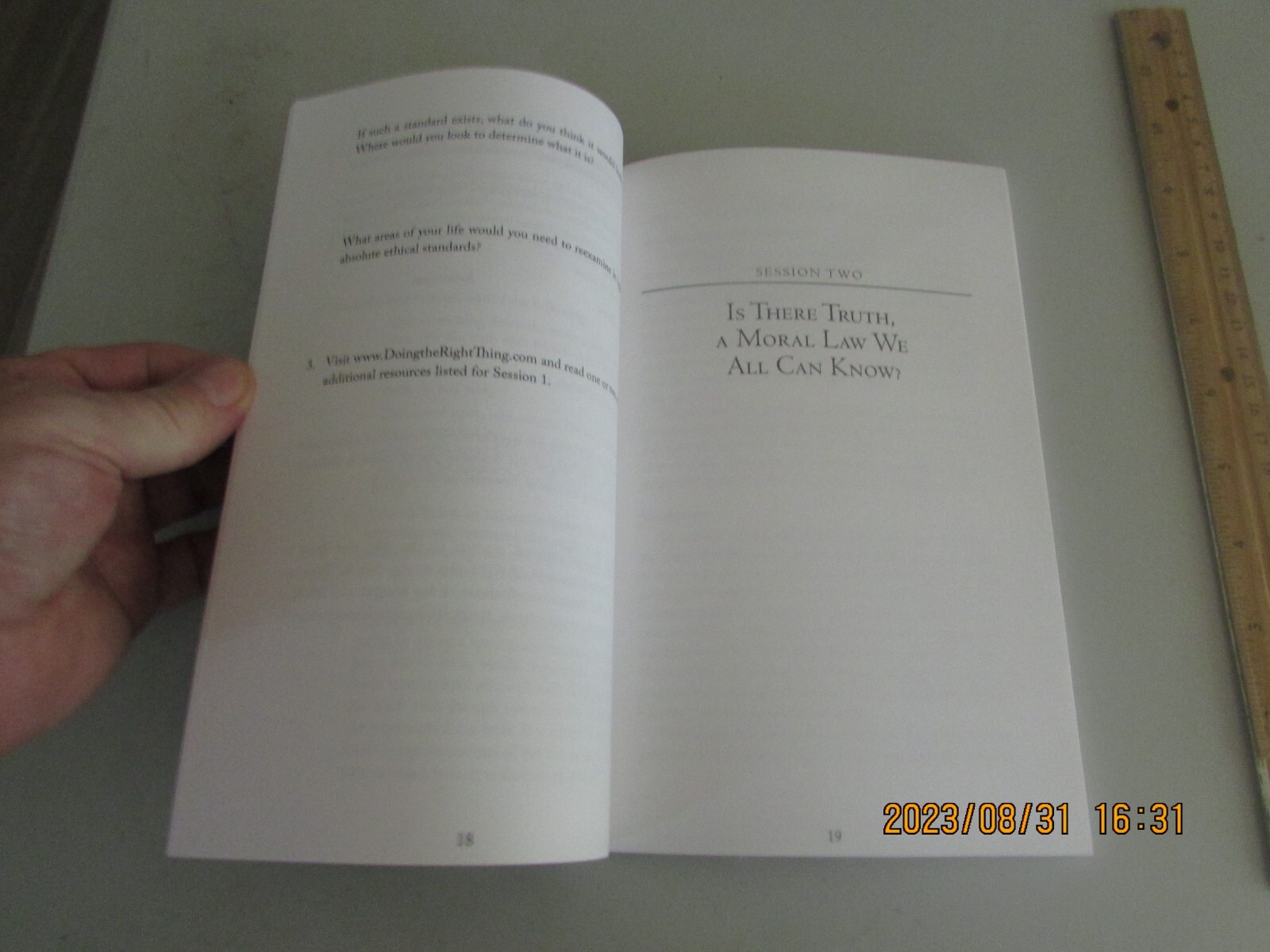 Doing the Right Thing General Audience Workbook by Robert George (2011, Trade Pa