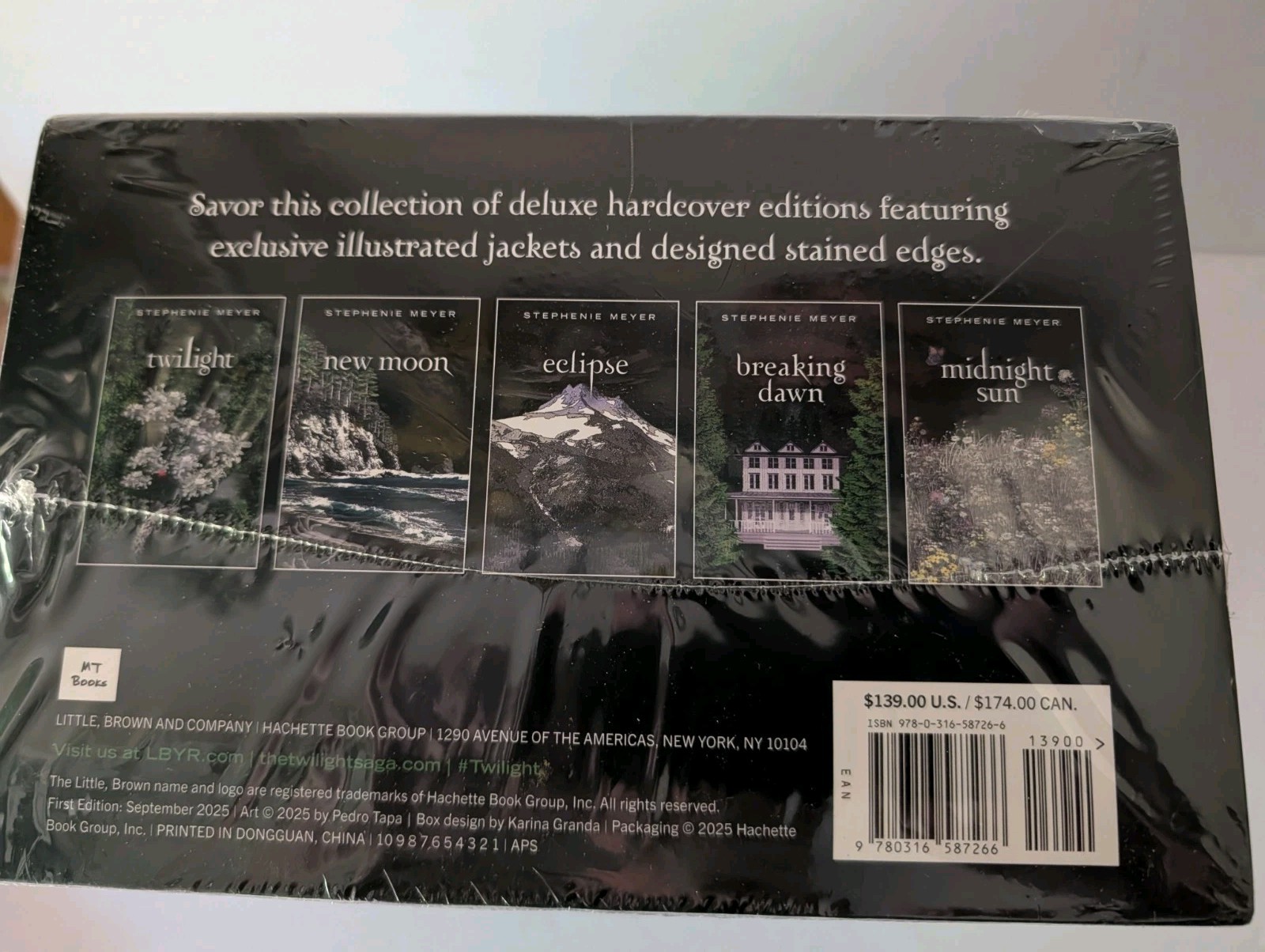Twilight Saga Deluxe Hardcover Collection by Stephenie Meyer (2025, Hardcover)