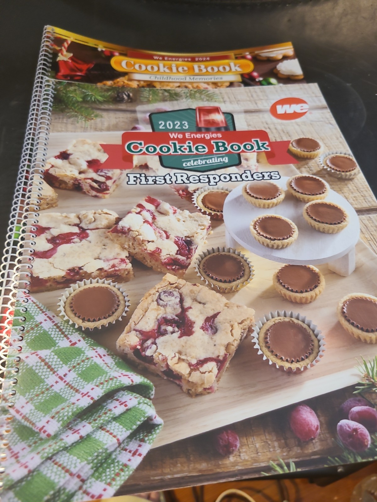 2 We Energies Cookie Cookbooks 2023 And 2024