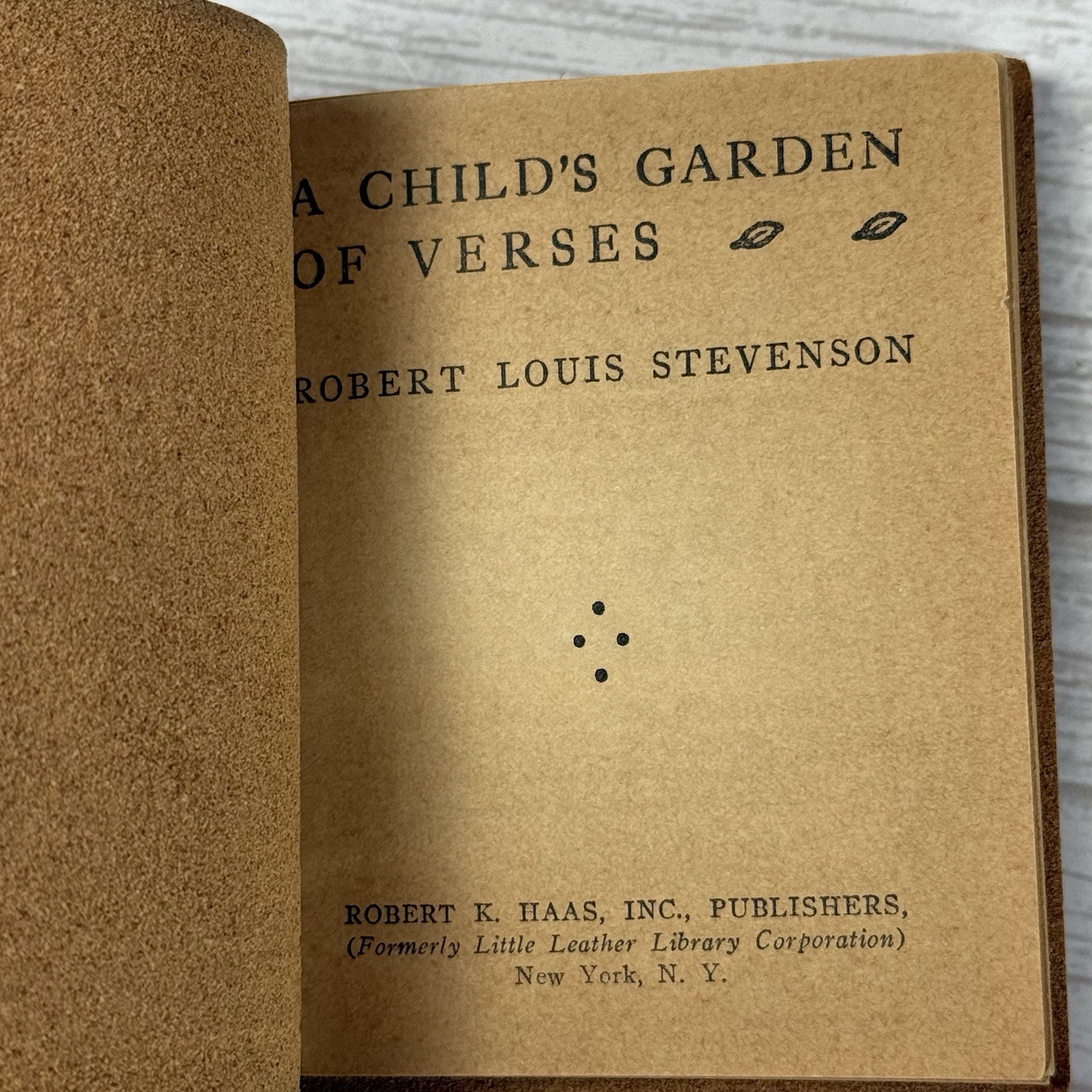 2 Little Luxart Library Mini Books: Sherlock Holmes/A Child’s Garden Verse 1920