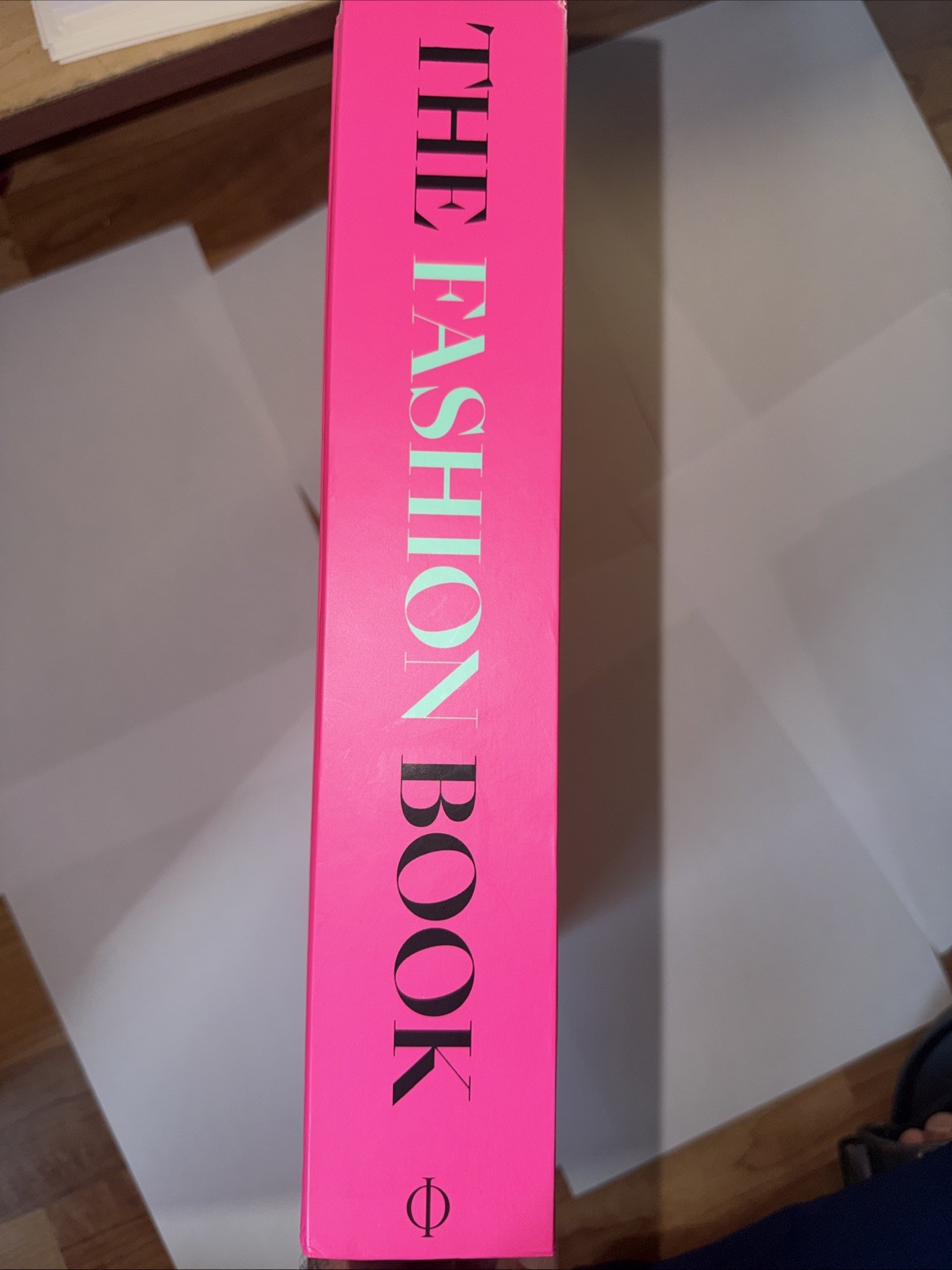 The Fashion Book 2022 – by Phaidon Phaidon Editors (Hardcover) mn5268