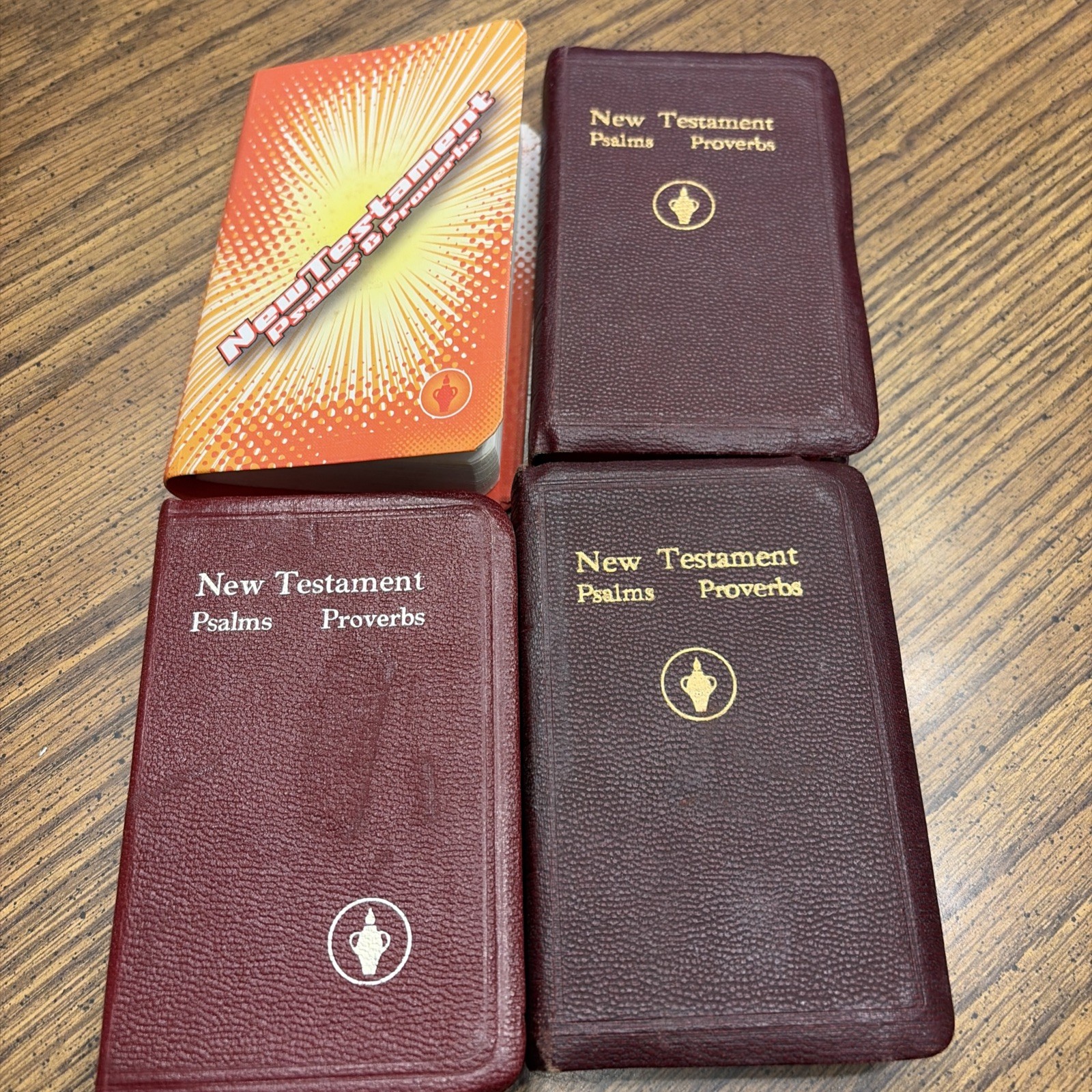 4 Vintage Pocket Size New Testament Psalms Proverbs Gideons Bibles