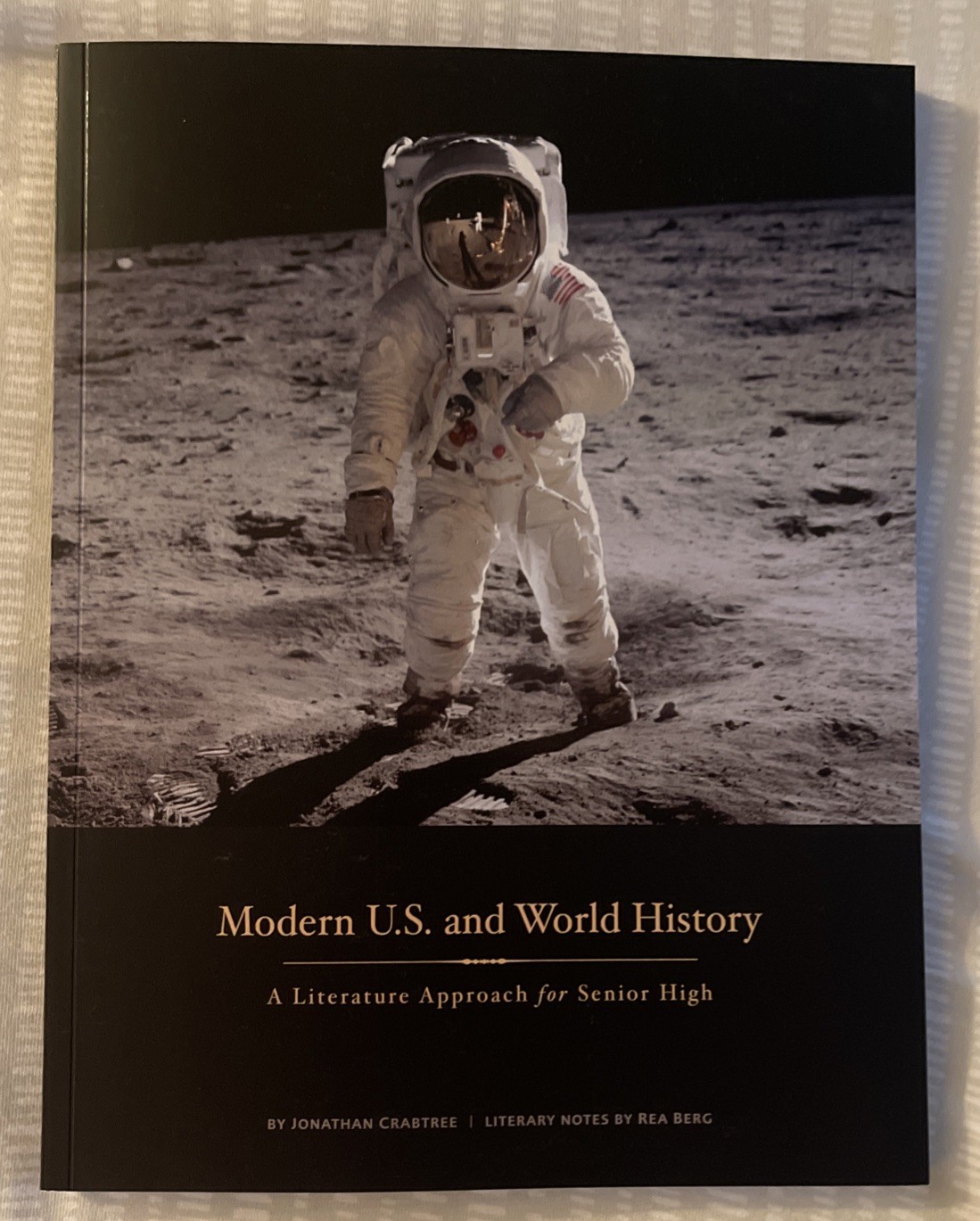 Modern U.S. and World History. A Literature Approach For Senior High Rea & Jonat