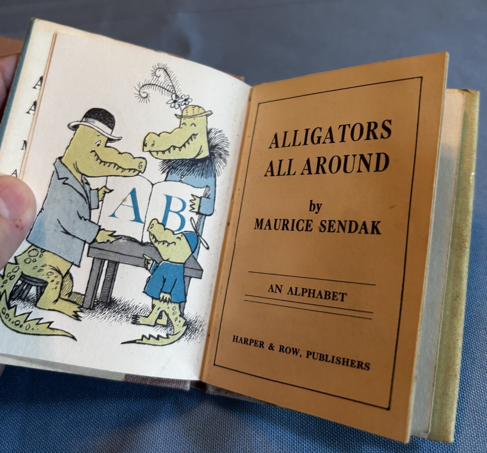 1962 Nutshell Library Mini Books in Slip Case Maurice Sendak 4 Illustrated Books