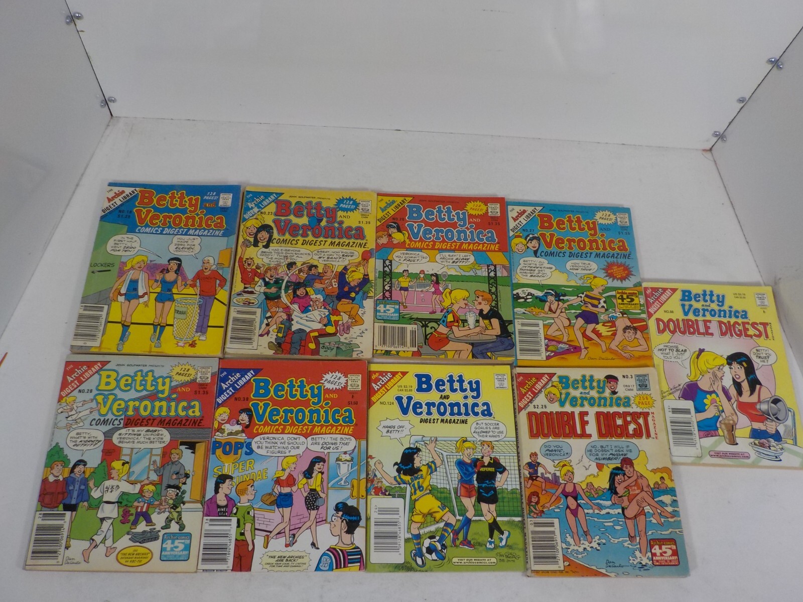 N A1030 The Archie Digest Library Betty and Veronica Comics Lot of 9