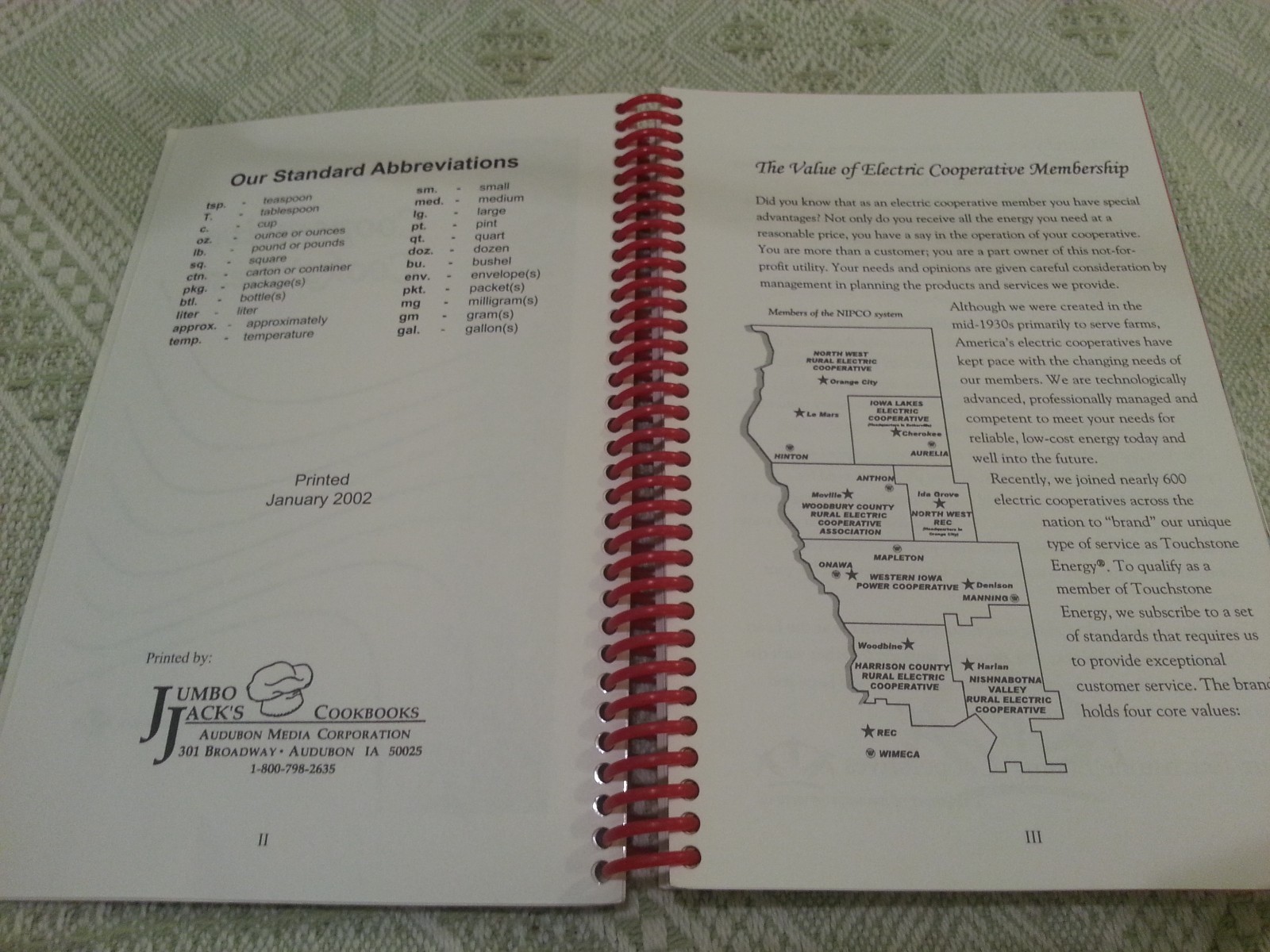 COOPERATIVE COOK&rsquo;S BEST Cookbook 205 pages IOWA Power Cooperatives Cookbook