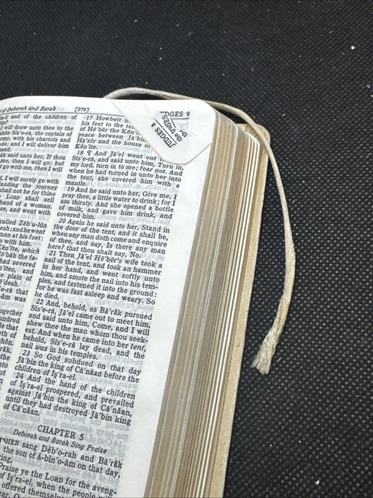 Holy Bible KJV World 01225 White Pocket 5.5 in Vintage Great Britain Gold Edges