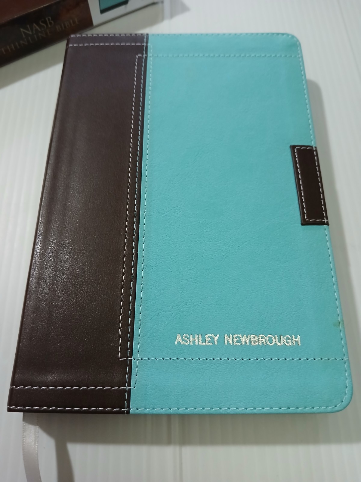 NASB, Thinline Bible, Compact, Imitation Leather, Chocolate/Turquoise PRE-OWNED