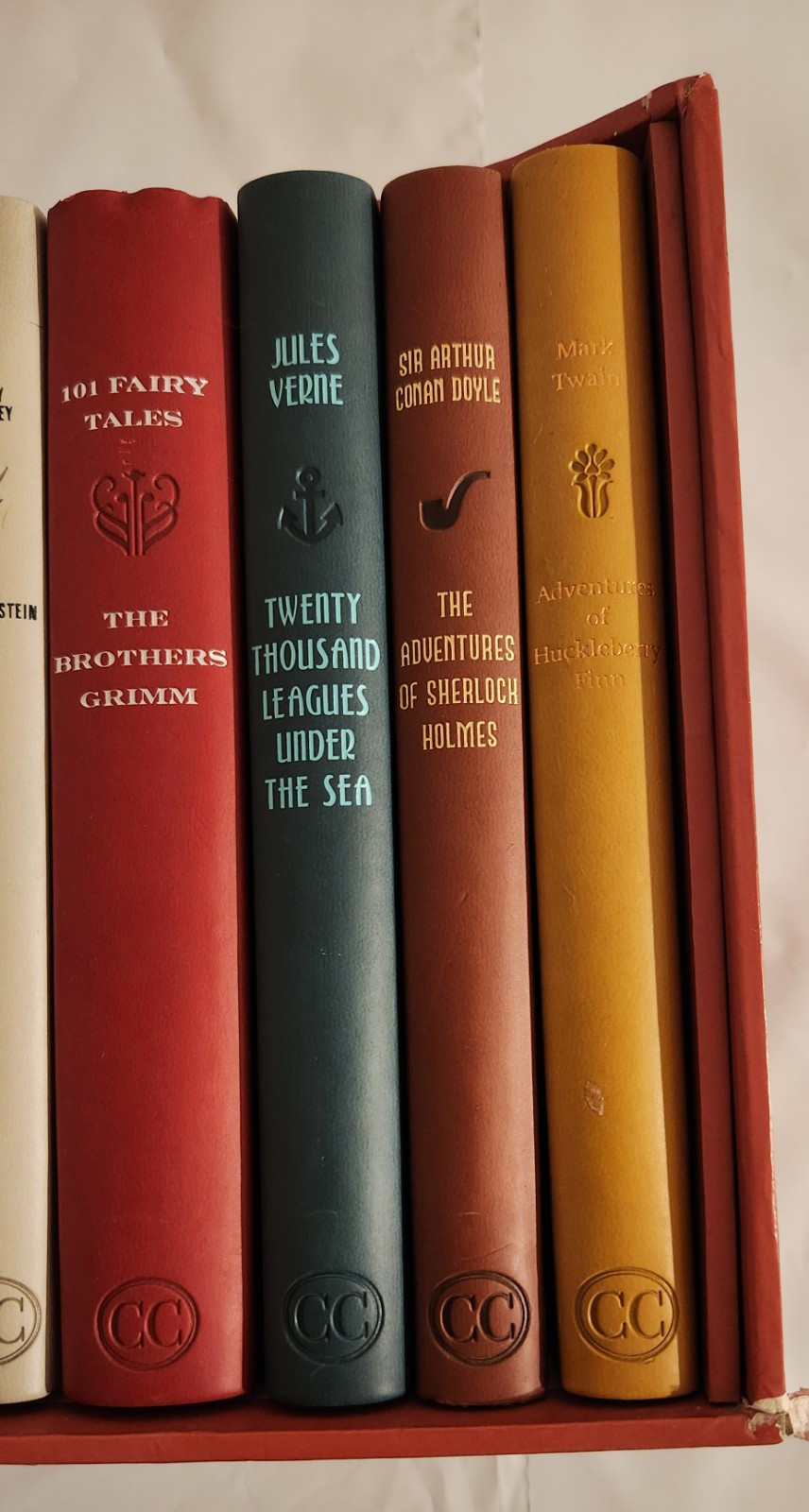 Word Cloud Classics Book Box: Brown Dickens Stoker Verne Twain Brother&rsquo;s Grimm