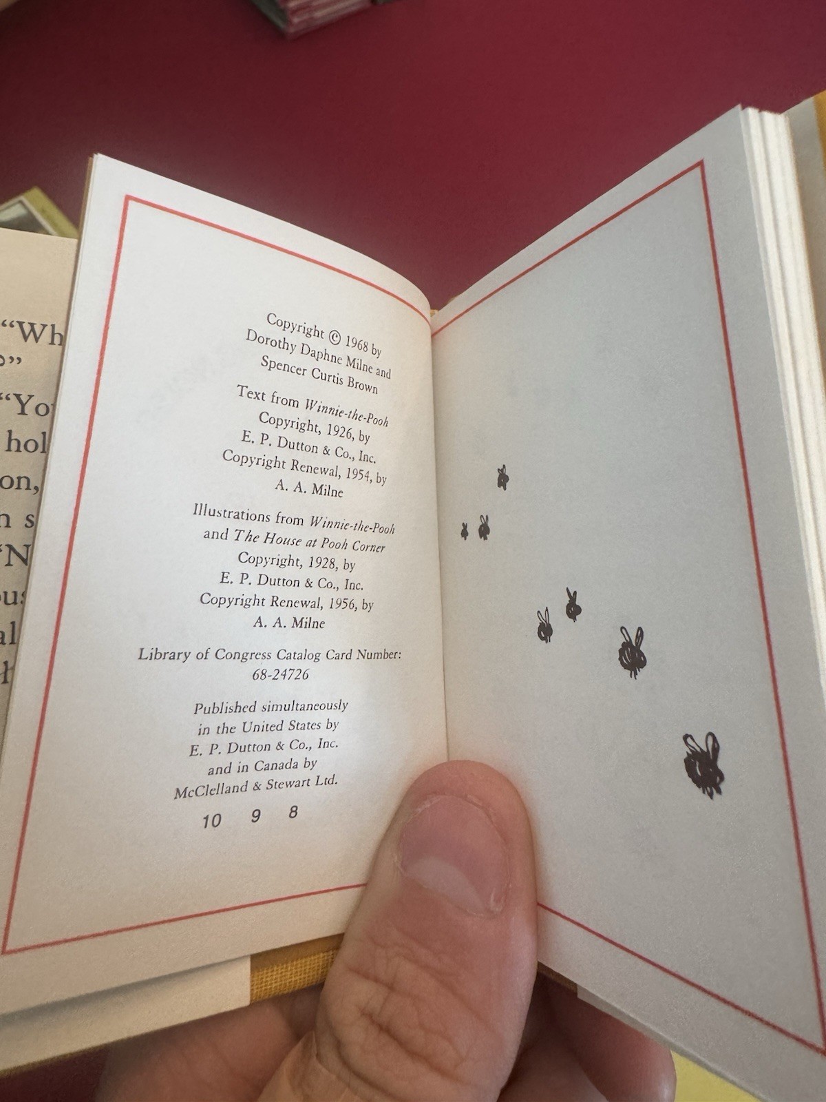 POOH&rsquo;S POT O&rsquo;HONEY 1968 Vintage Mini Book Set Boxed