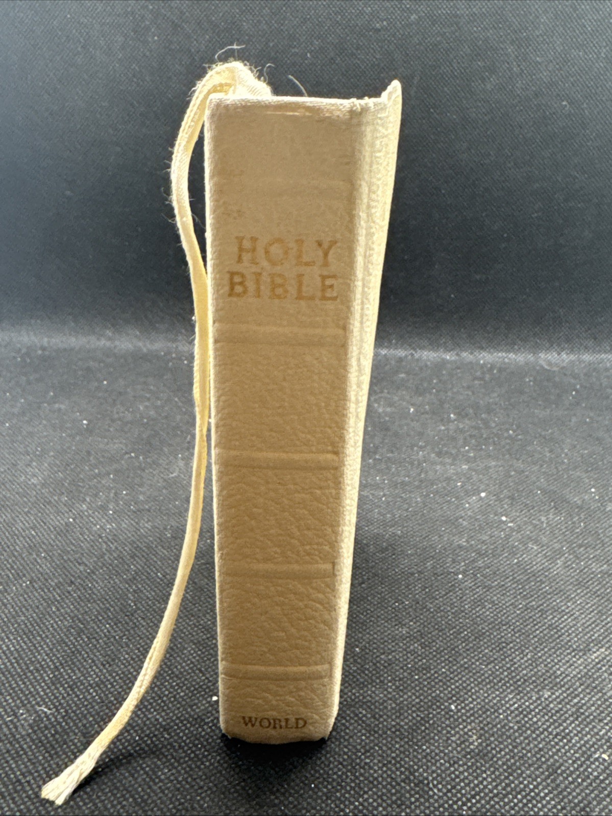 Holy Bible KJV World 01225 White Pocket 5.5 in Vintage Great Britain Gold Edges