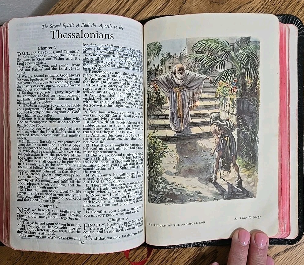 Holy Bible King James Version Self-Pronouncing Red-Letter Edition 1st Edition