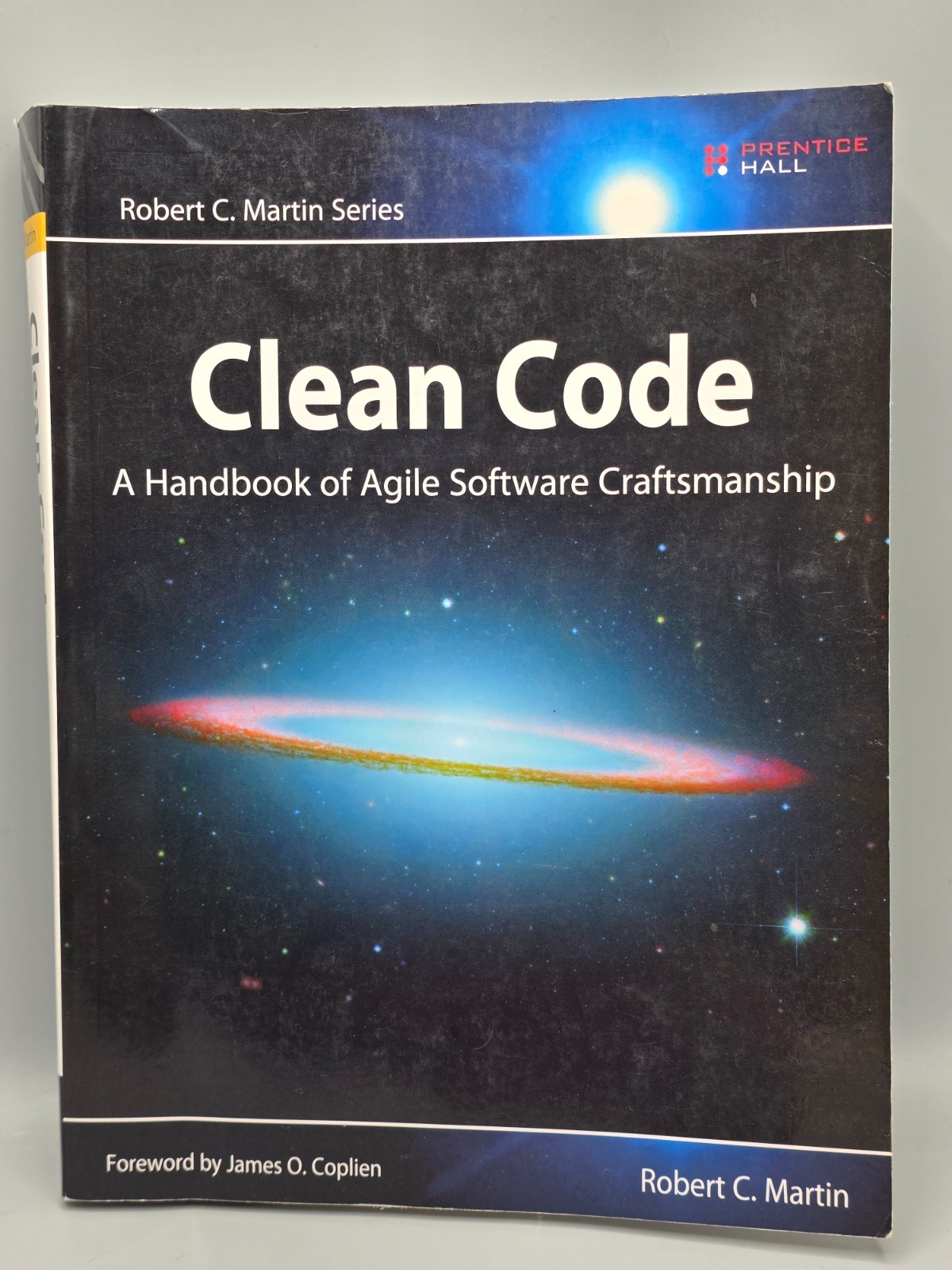 Clean Code: A Handbook of Agile Software Craftsmanship Paperback Robert Martin