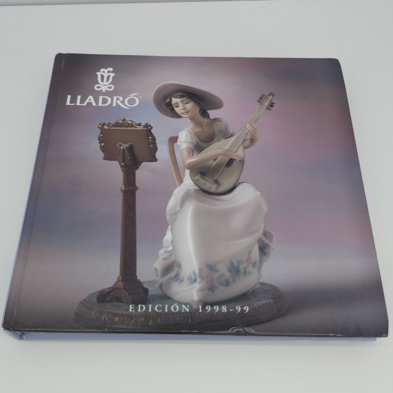 Lladro 1998-1999 Porcelain Figurine Reference Catalog Book Hardcover Guide