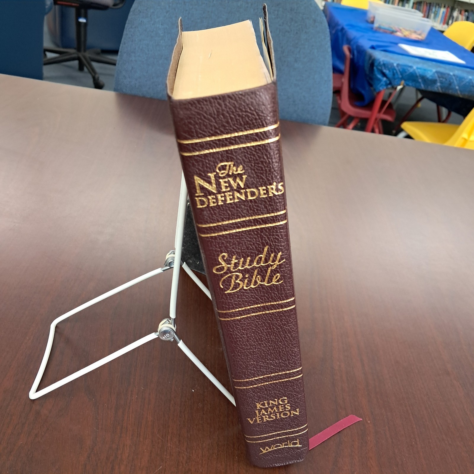 THE NEW DEFENDERS STUDY BIBLE WORLD 2006 HENRY MORRIS RED LTR LEATHER BOUND KJV