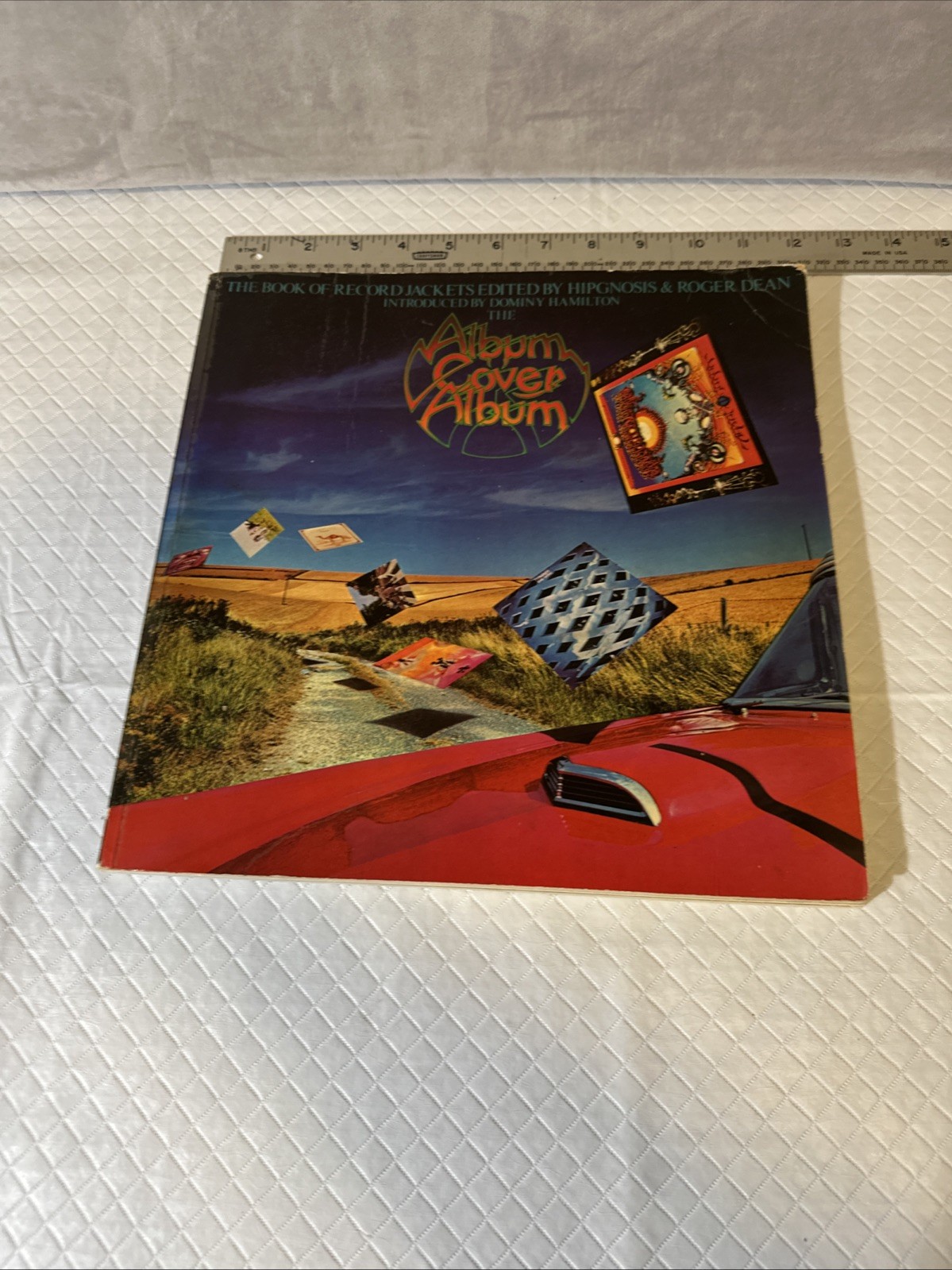 Album Cover Album Edited by Hipgnosis and Roger Dean Vintage 1977