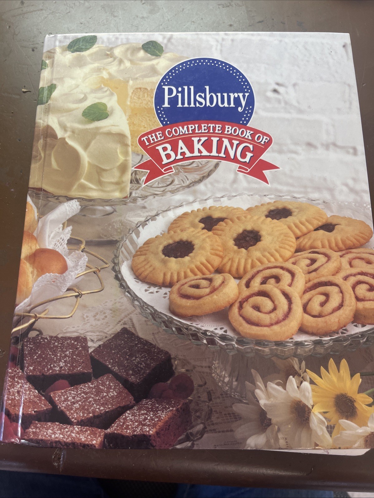 Complete Book of Baking Pillsbury Cookbook 1993 Hardcover 512 Pages Of Recipes