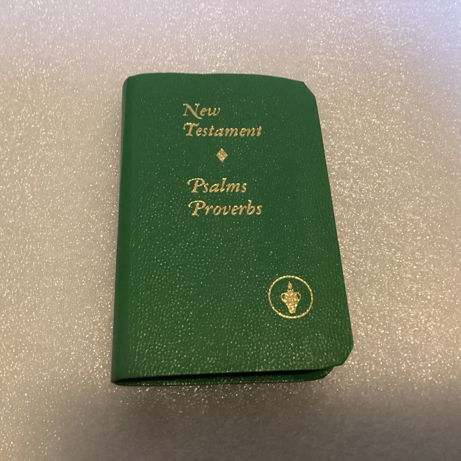 New Testament Psalms Proverbs Pocket Size Bible The Gideons International Green