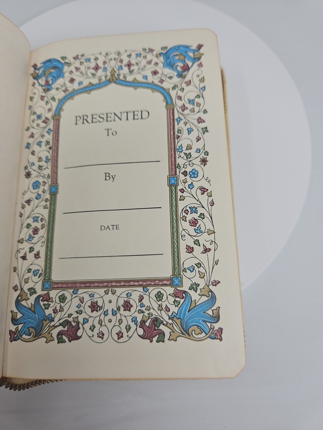 1950 World Publishing Bible White Cover, Zipper, Name Imprinted On Cover Cross