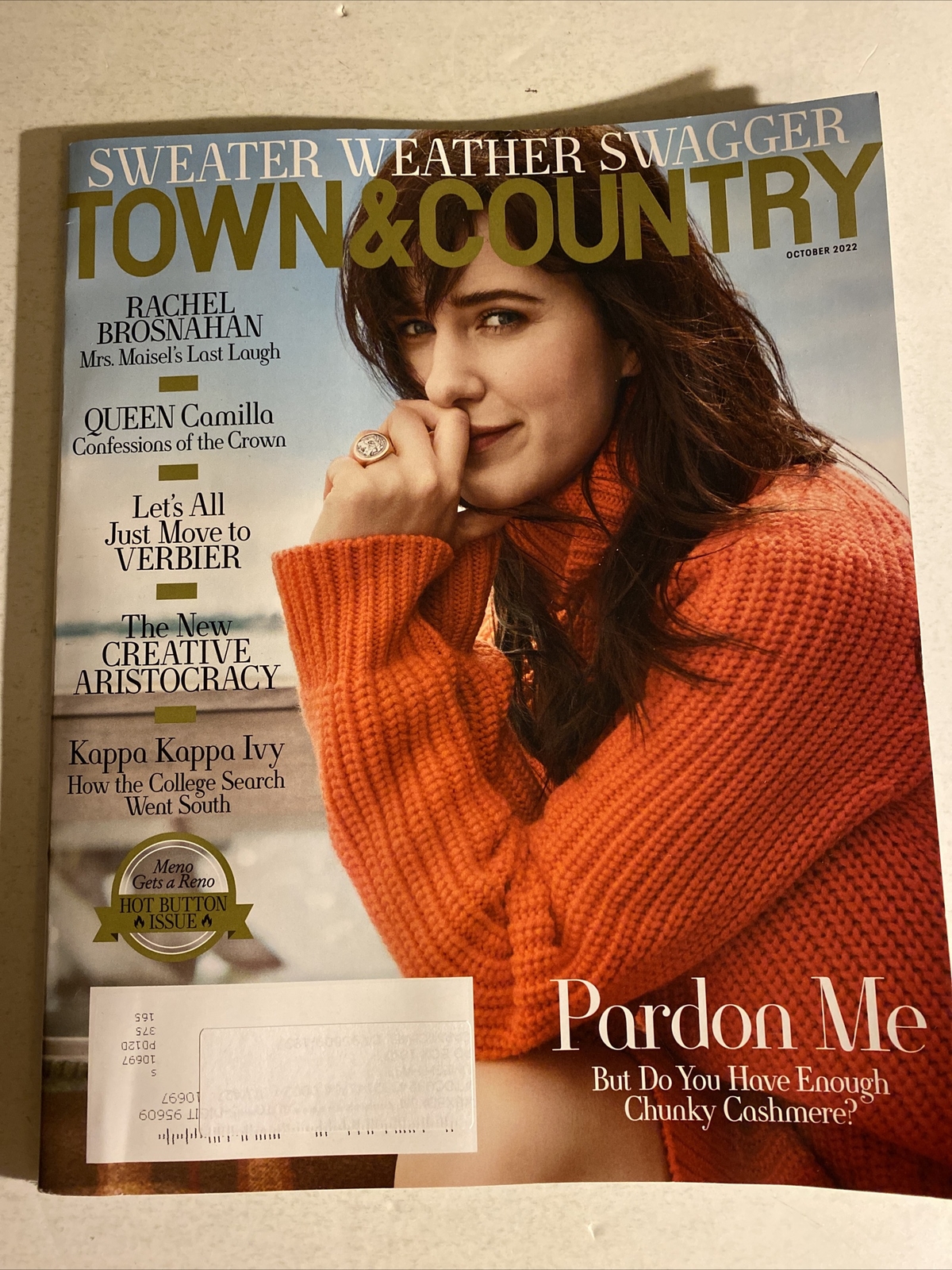 RACHEL BROSNAHAN – TOWN & COUNTRY MAGAZINE – OCT 2022 – BRAND NEW 138 PAGES