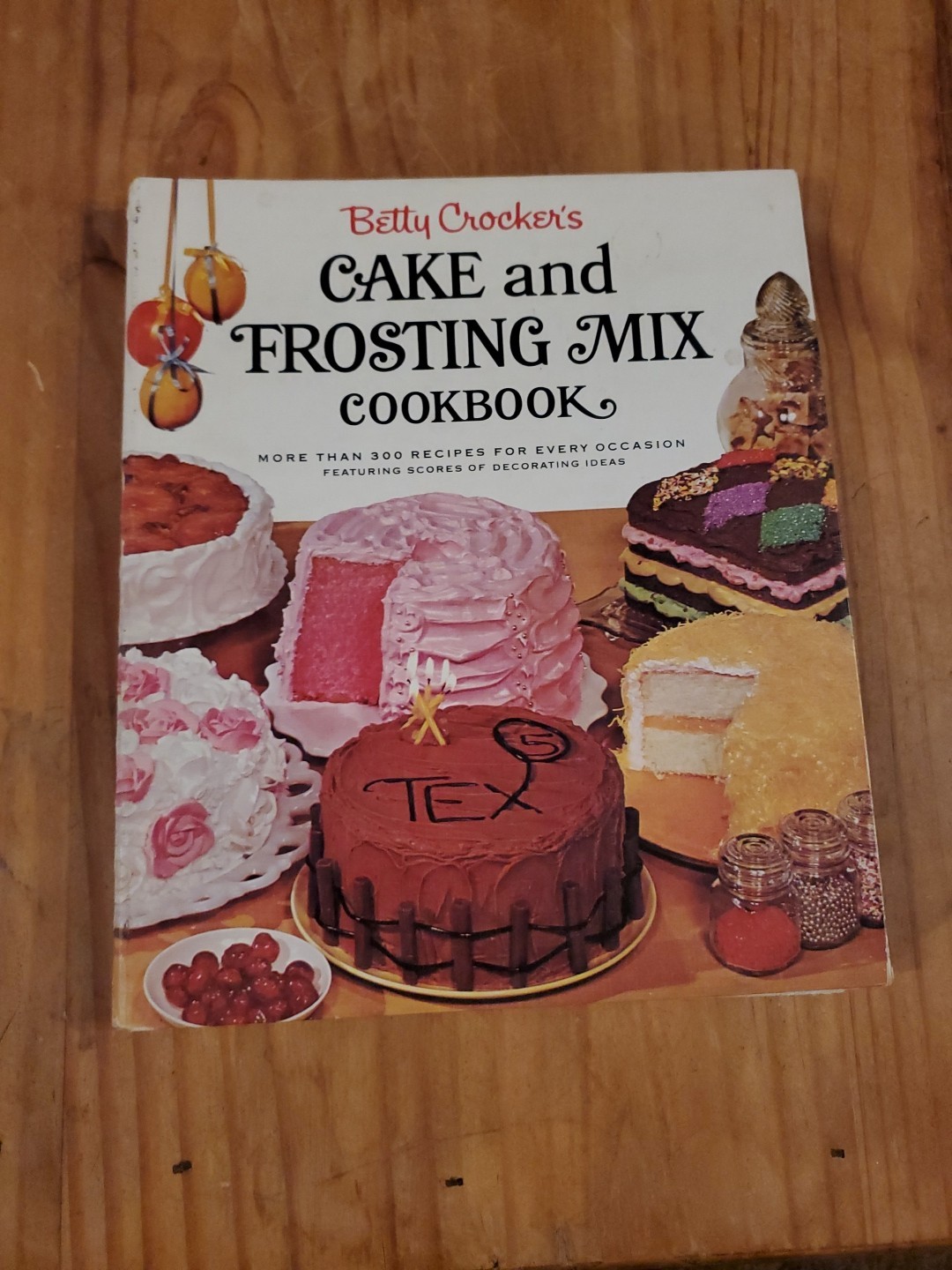 Betty Crocker’s Cake and Frosting Mix Cookbook 1st Edition 1st Printing 1966
