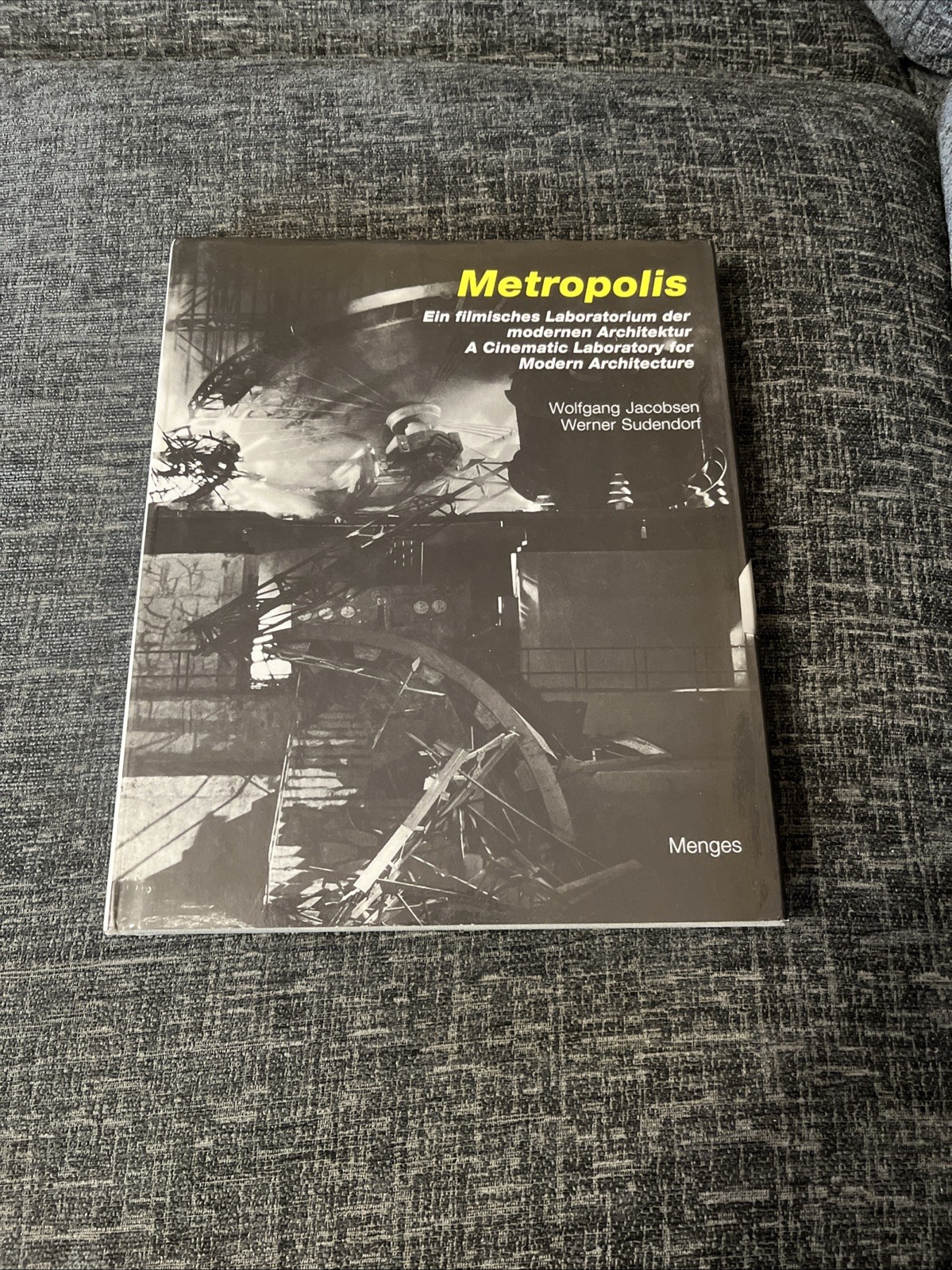 Metropolis- A Cinematic Laboratory For Modern Architecture – 2000 Eng/Ger