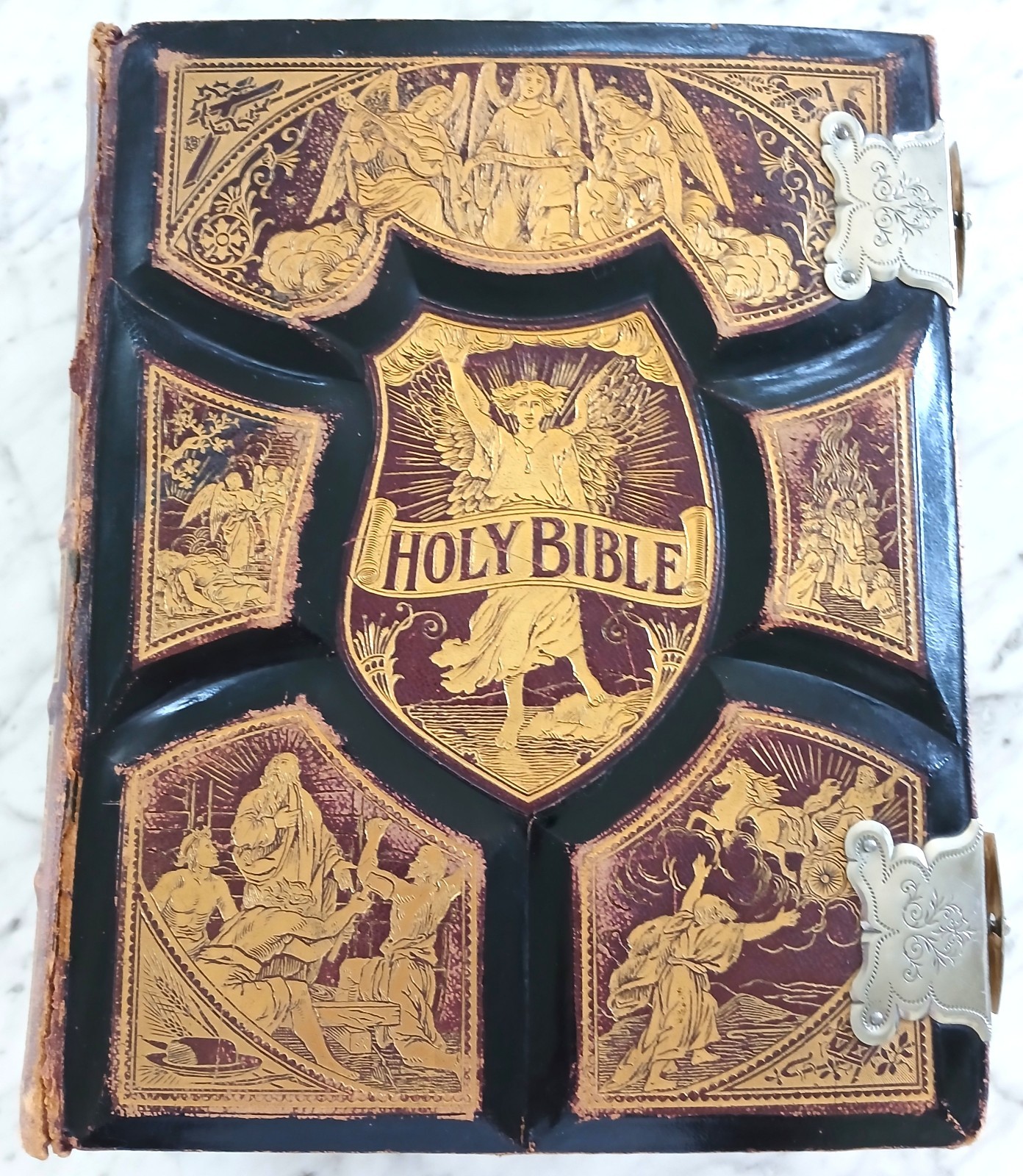 1800&rsquo;s Self Pronouncing King James Bible w/ 500+ Pictures & Chronological Tables