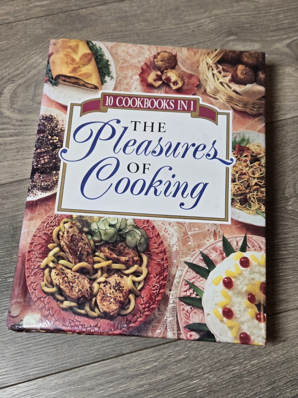 The Pleasures Of Cooking – 10 Cookbooks In One, 608 Pages, great Condition, 1993