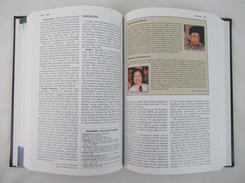 World Progress Yearbook 2000 Hardcover Grolier Good Condition 608 Pages