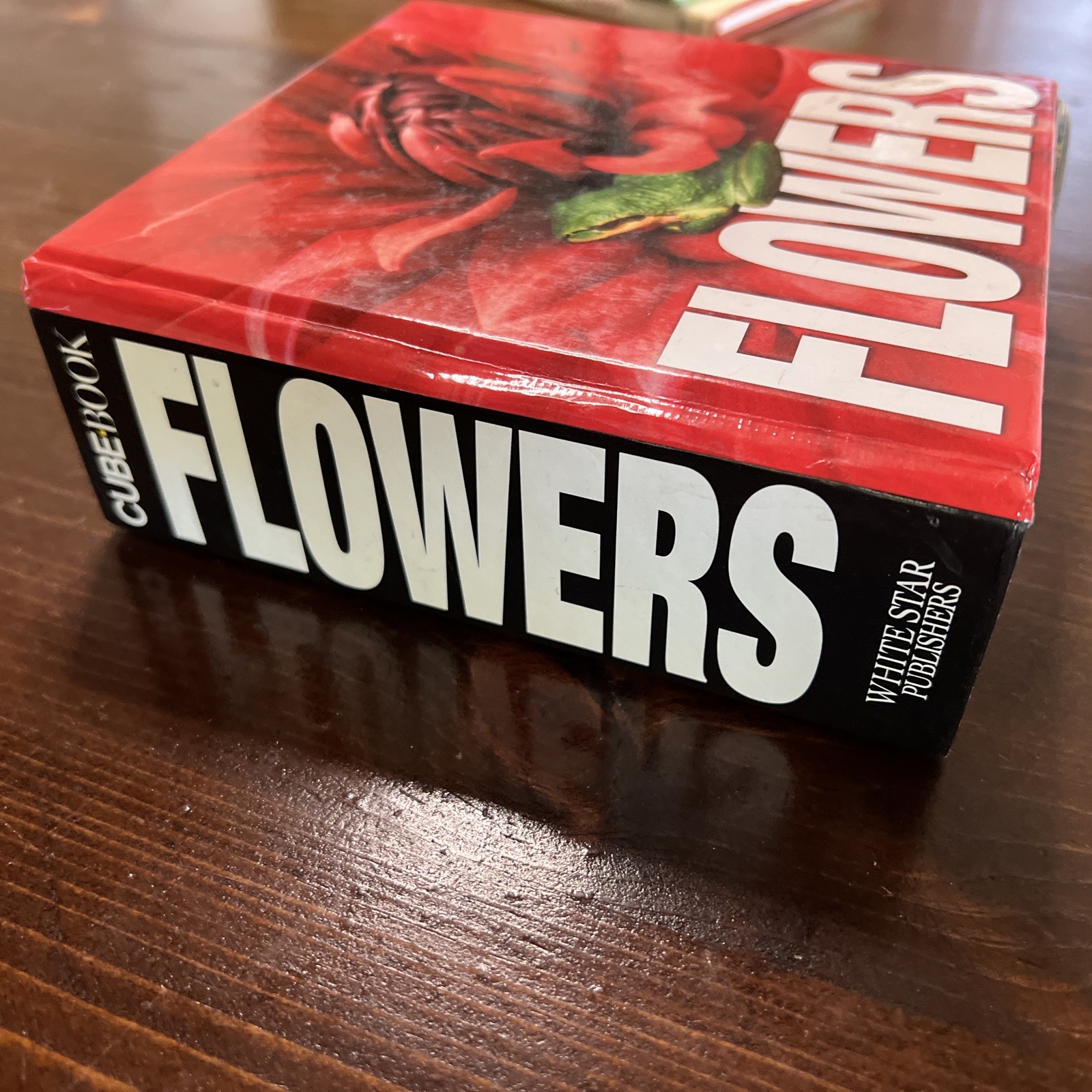 Flowers Cube book Valeria Manferto De Fabianis Hardback 736 pages