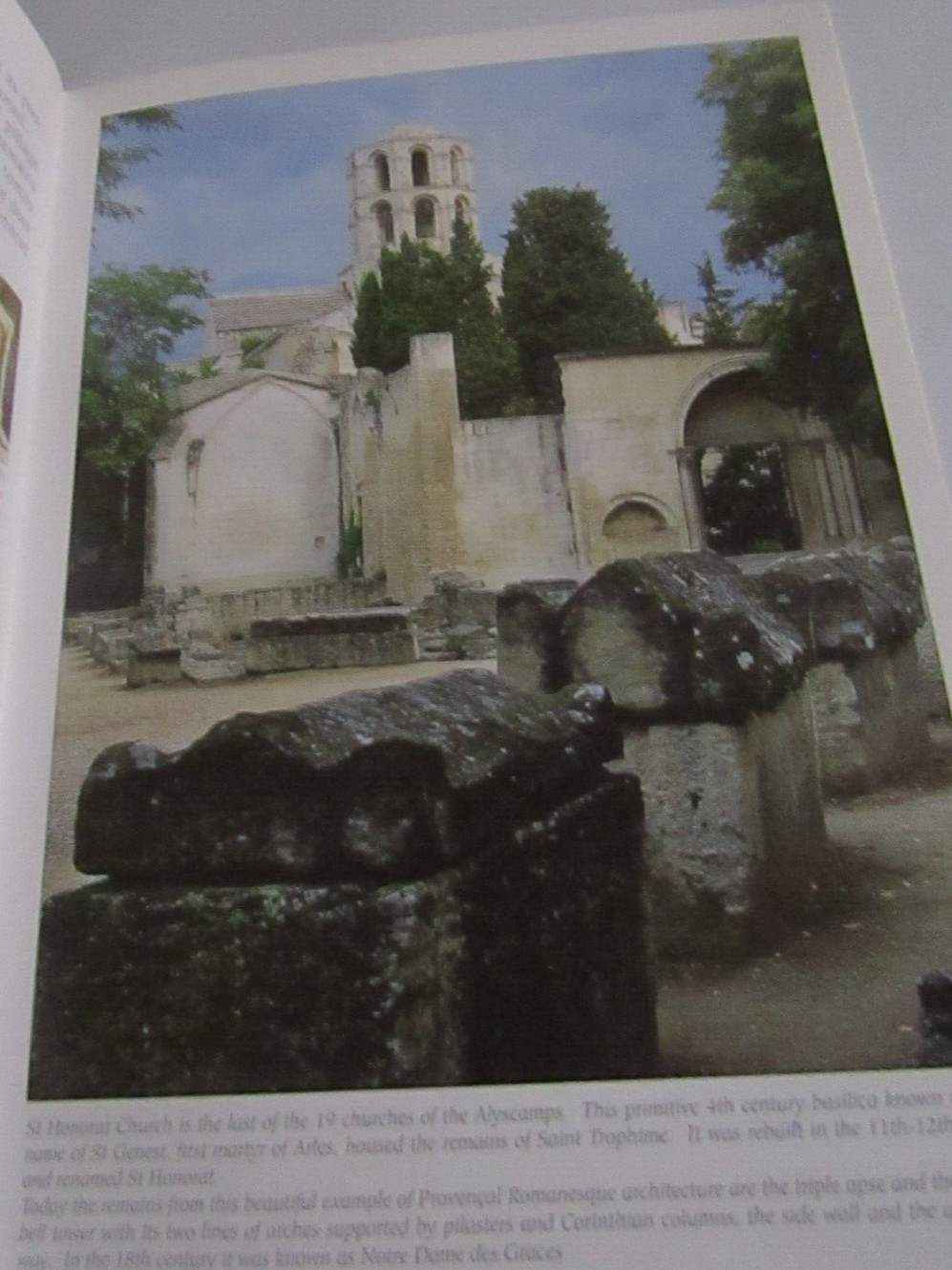 ARLES PAPERBACK BOOK 1998 32 PAGES 6.5 X 9.5 IN