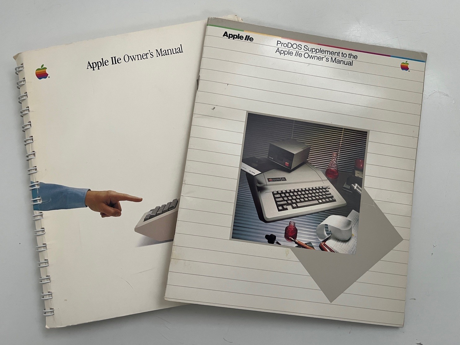 Vtg 80s Apple IIe Owners Manual & ProDOS Supplement Manual 1984