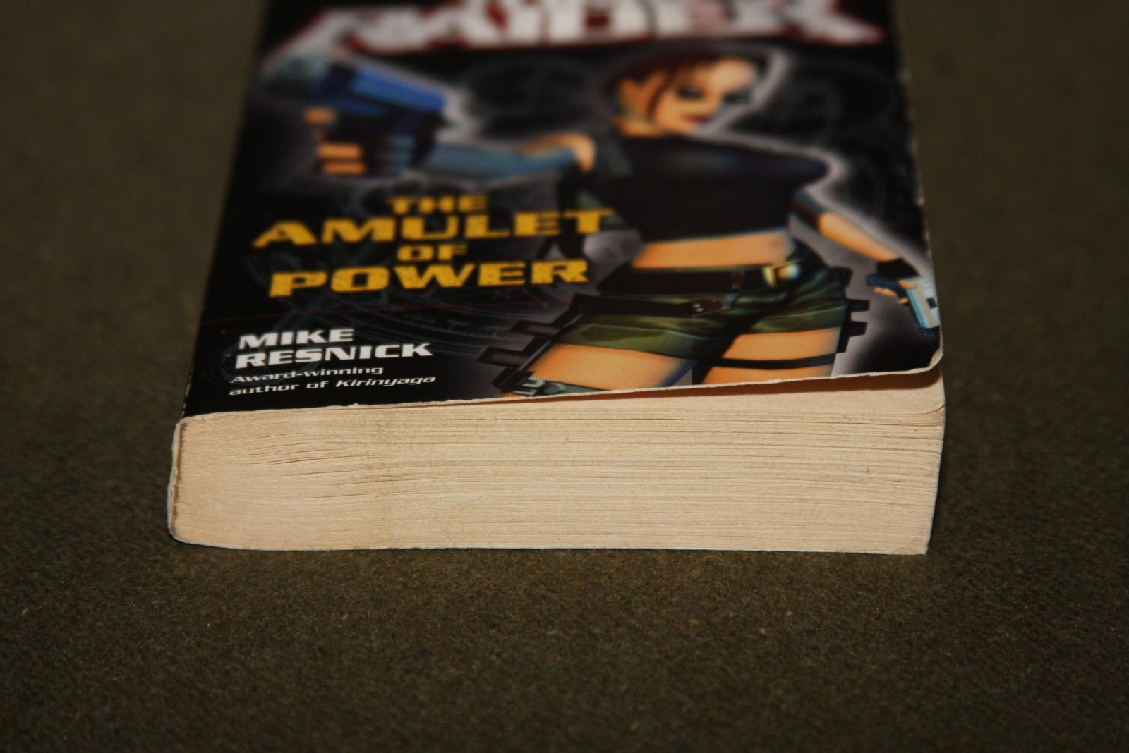 Lara Croft Tomb Raider: The Amulet of Power by Mike Resnick 2003 PB 1st Printing
