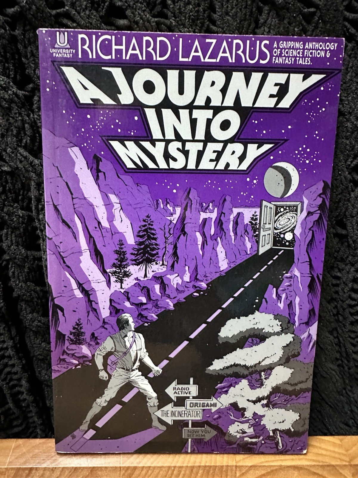A Journey into Mystery – Richard Lazarus – University Fantasy – Paperback