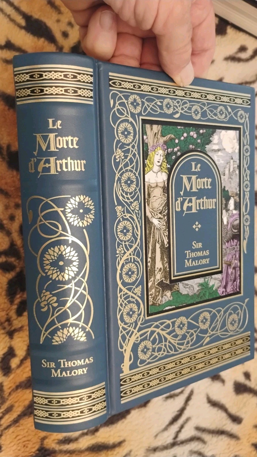 LE MORTE D&rsquo;ARTHUR by Sir Thomas Malory (Barnes and Noble/Leather/HC GORGEOUS !!!
