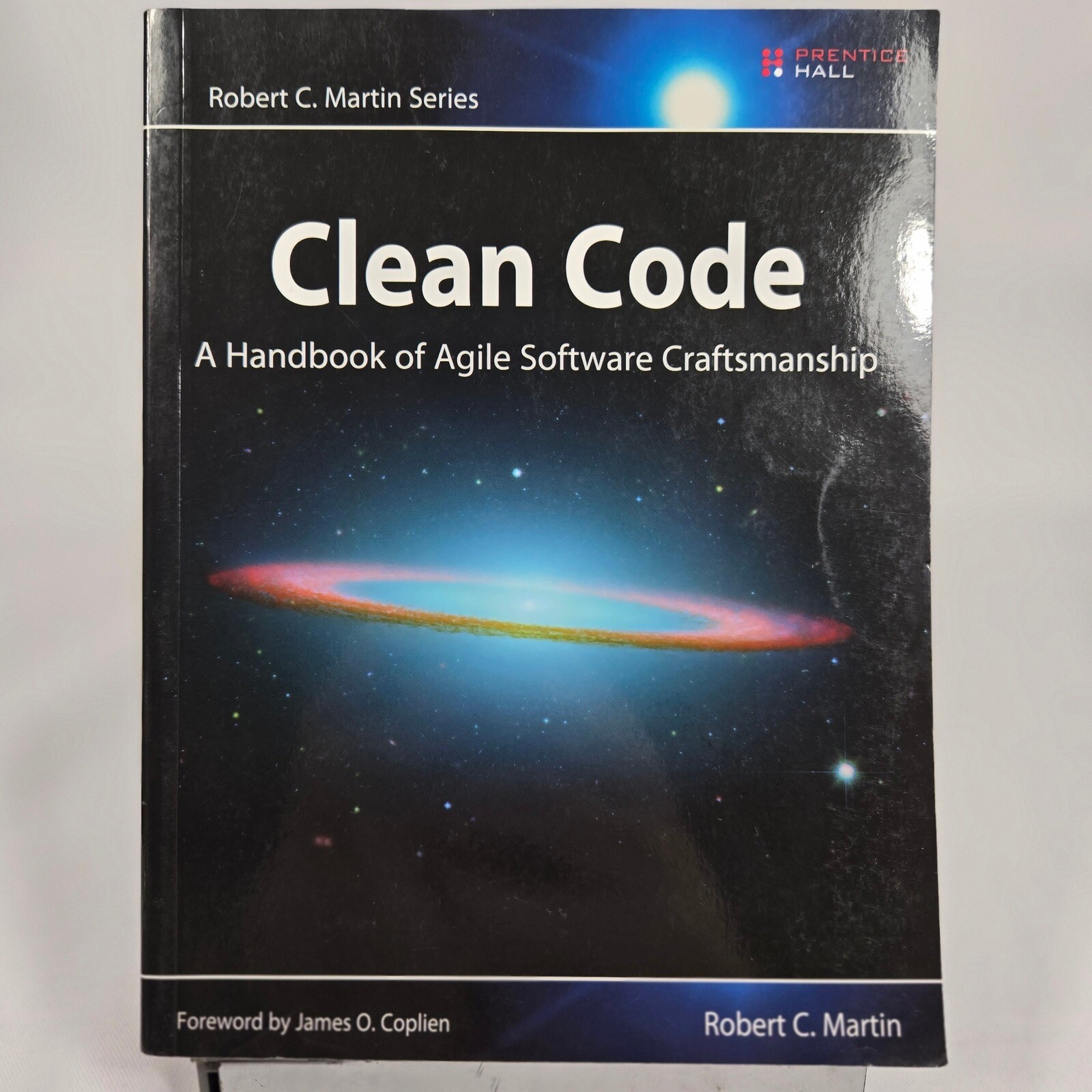 Clean Code: Agile Software Craftsmanship Handbook – Robert C. Martin Series