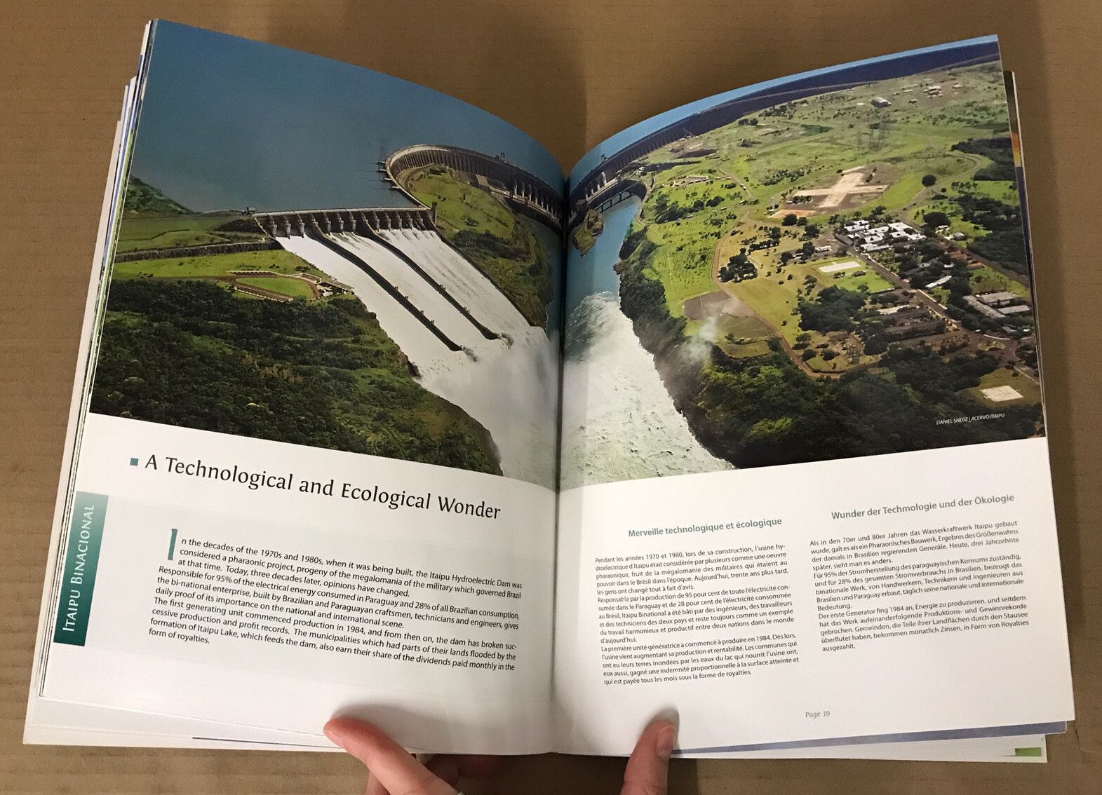 Cataratas do Iguaçu Brasil – POSTCARDS within a softcover book -ENG / FRE / DEU
