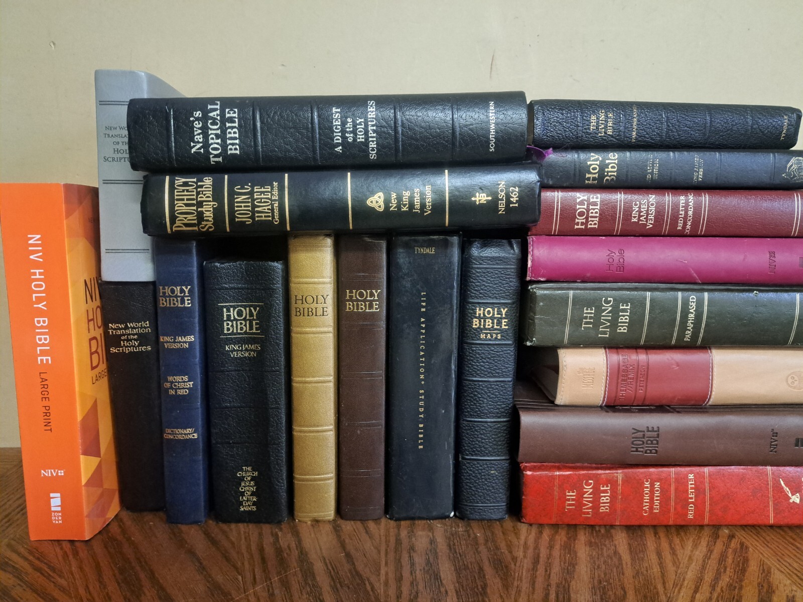 Lot of 5 – NEW / OLD Testament Bibles NIV KJV NWT NAB NKJV NLT King James Bible