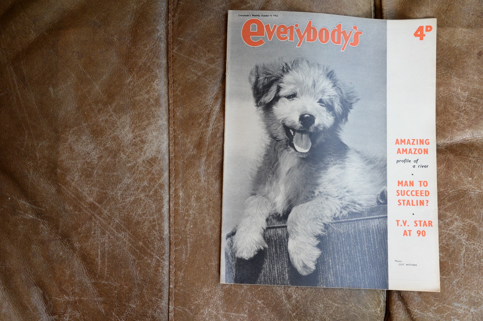Three Everybodys weekly magazines from 1952