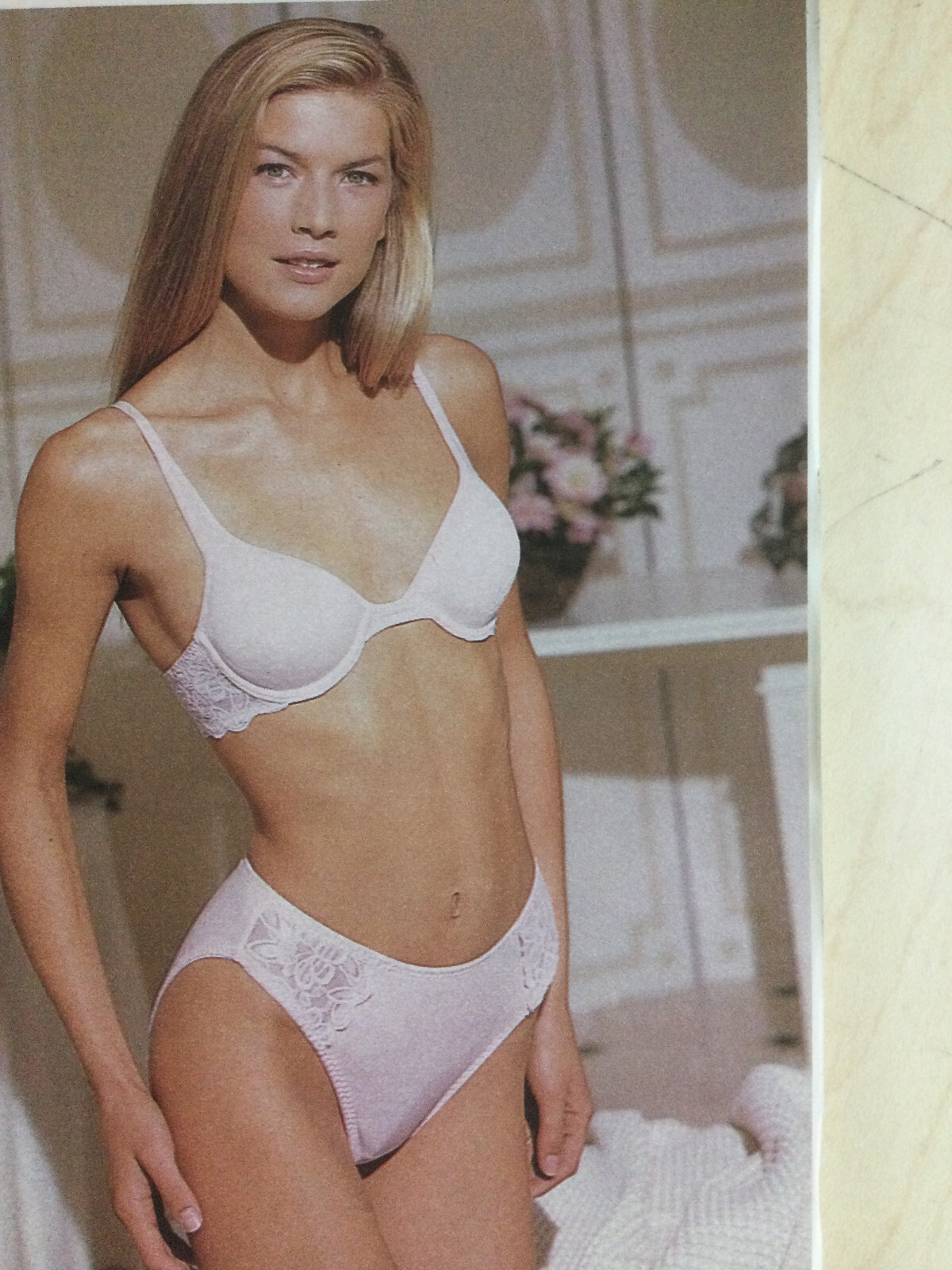 Victoria&rsquo;s Secret 1998 March Sale #2 sexy Lingerie + order form intact 102 pages