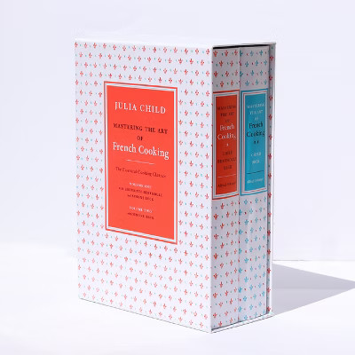 Mastering the Art of French Cooking (2 Volume Box Set) – by