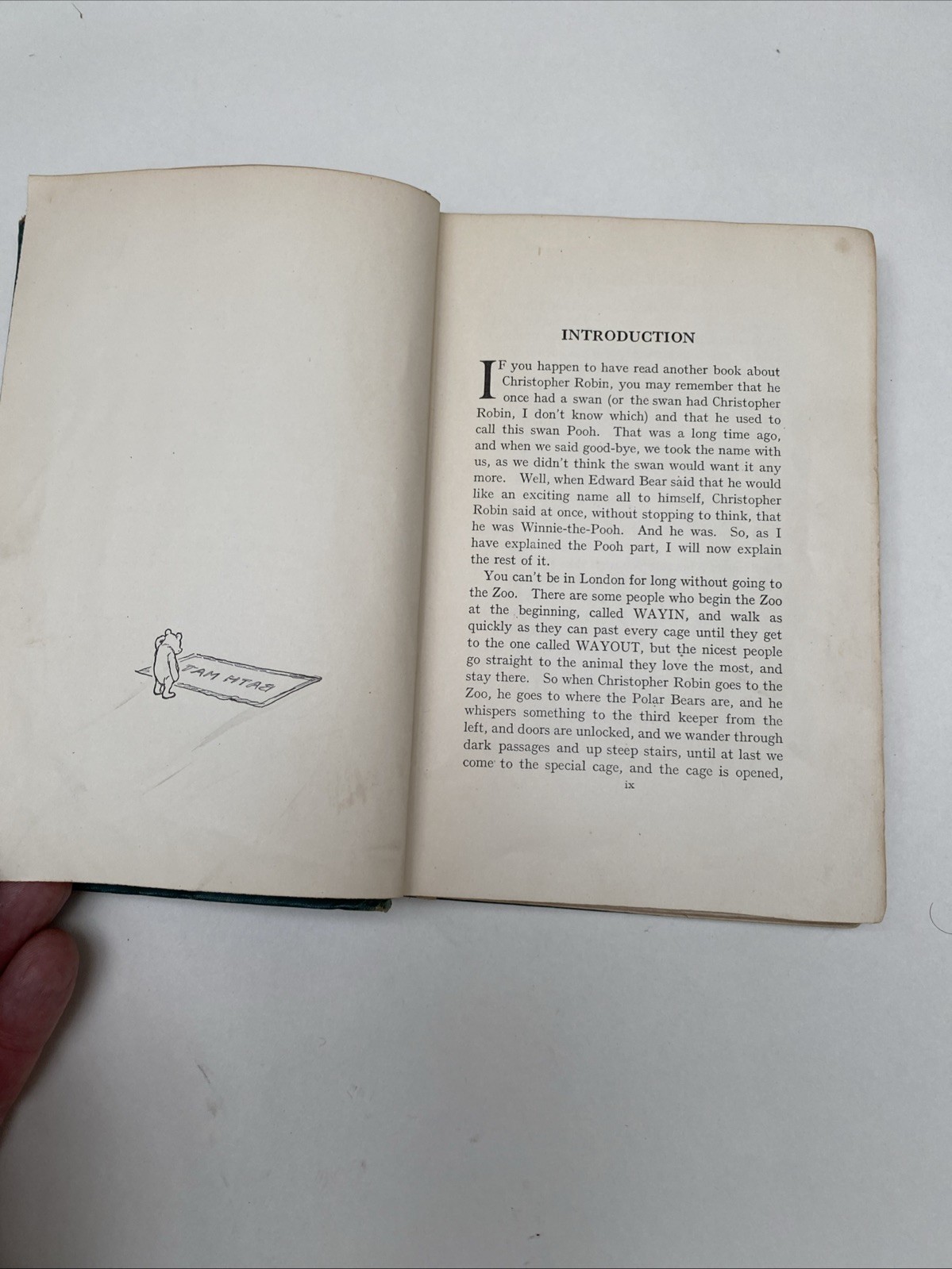 A A Milne / E H Shepard – Winnie The Pooh – 1st/1st 1926 Methuen A/F