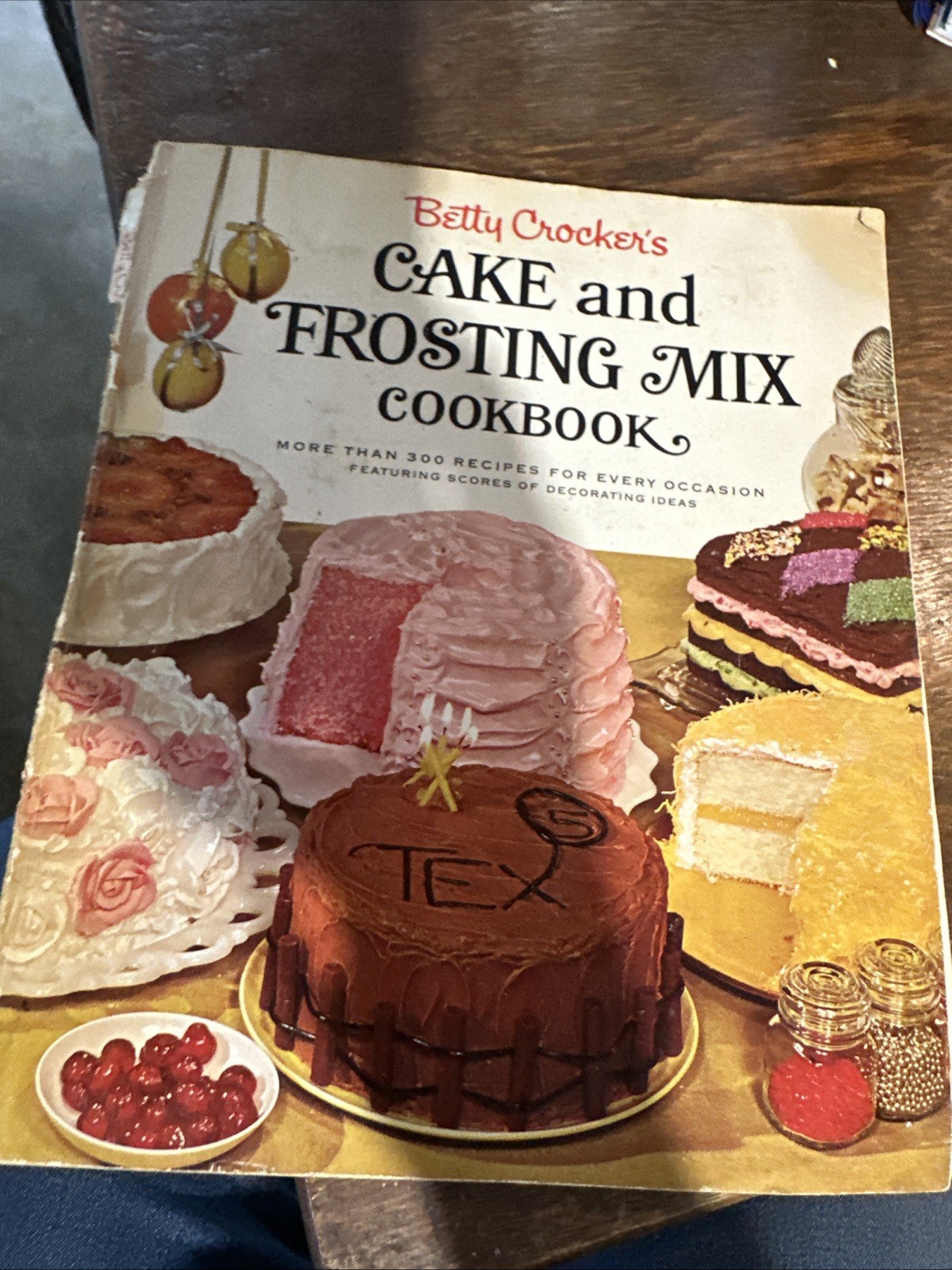Betty Crocker’s Cake and Frosting MIX Cookbook First Edition 1966 Bake 1st print