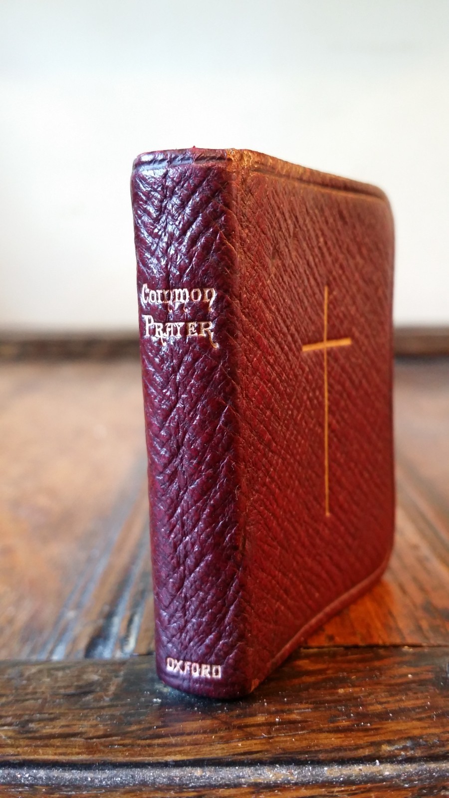 1890&rsquo;S TINY BOOK OF COMMON PRAYER – FINE MINIATURE LEATHER BINDING