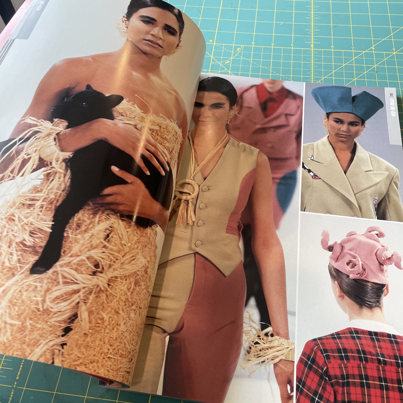 Fashion Preview Autumn/Winter 1990 Pret-a-Porter ACCESSORIES Runway ROCKPORT 90s