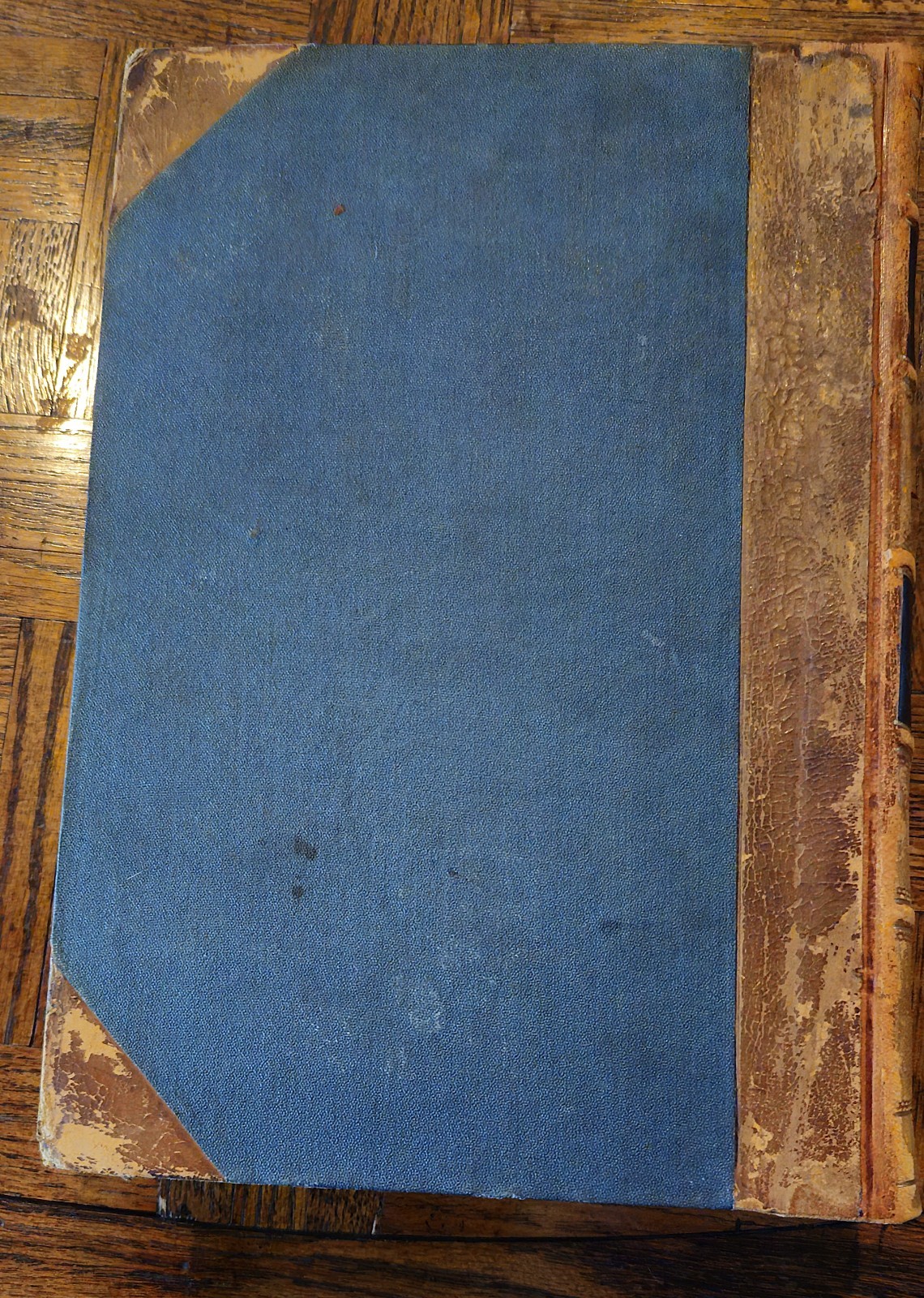 1872 Volume #1 of « The Lancet » medical journal, leather bound