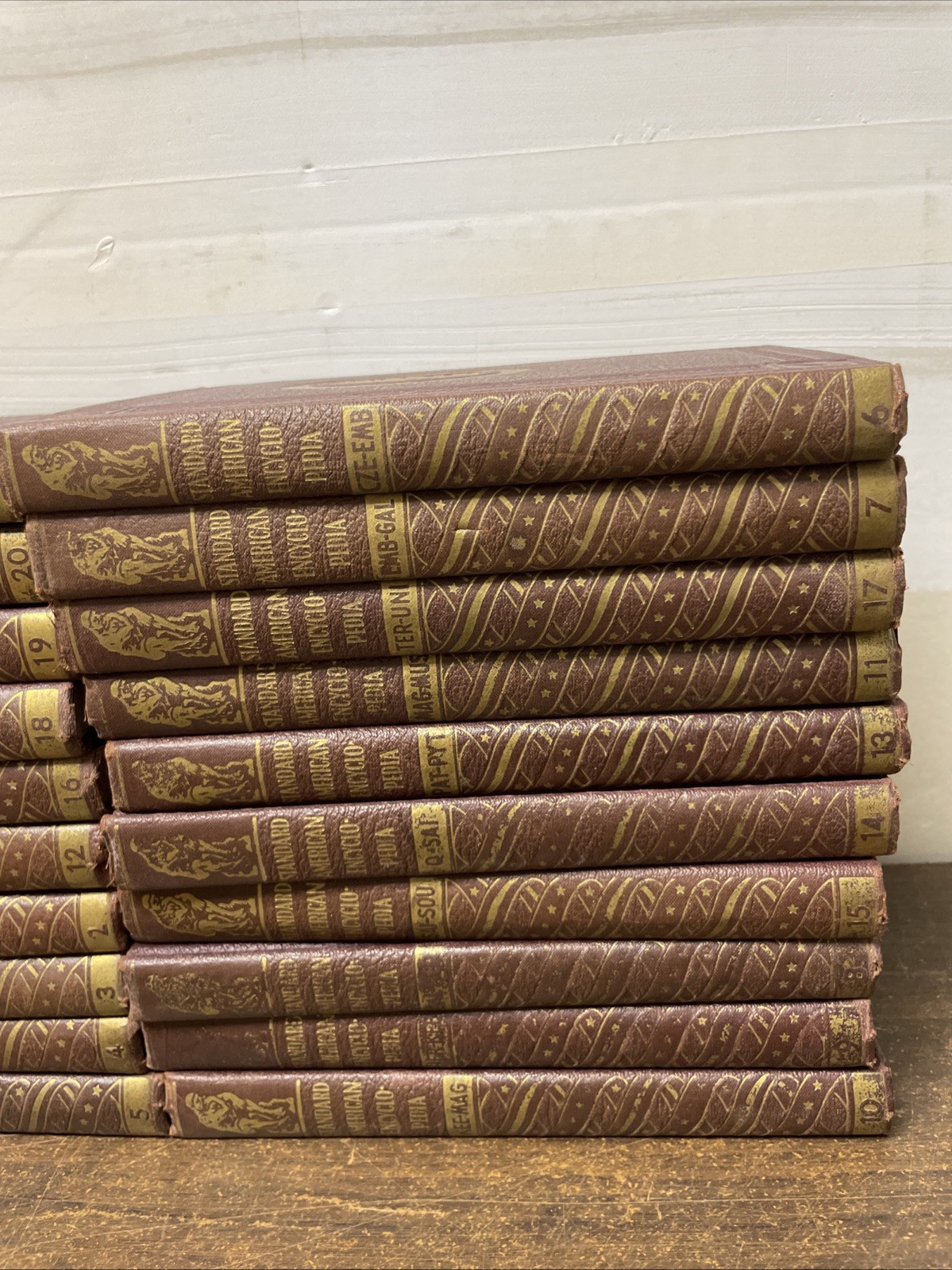 The Standard American Encyclopedia Complete Set of 20 Volumes 1939-1941 Vintage
