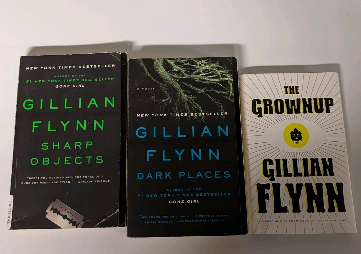 Gillian Flynn 3 Books, Extra Rare Mini Book