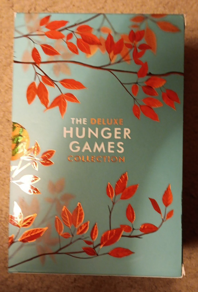 Hunger Games Box Set (Deluxe Edition with Stenciled Edges) by Suzanne Collins…