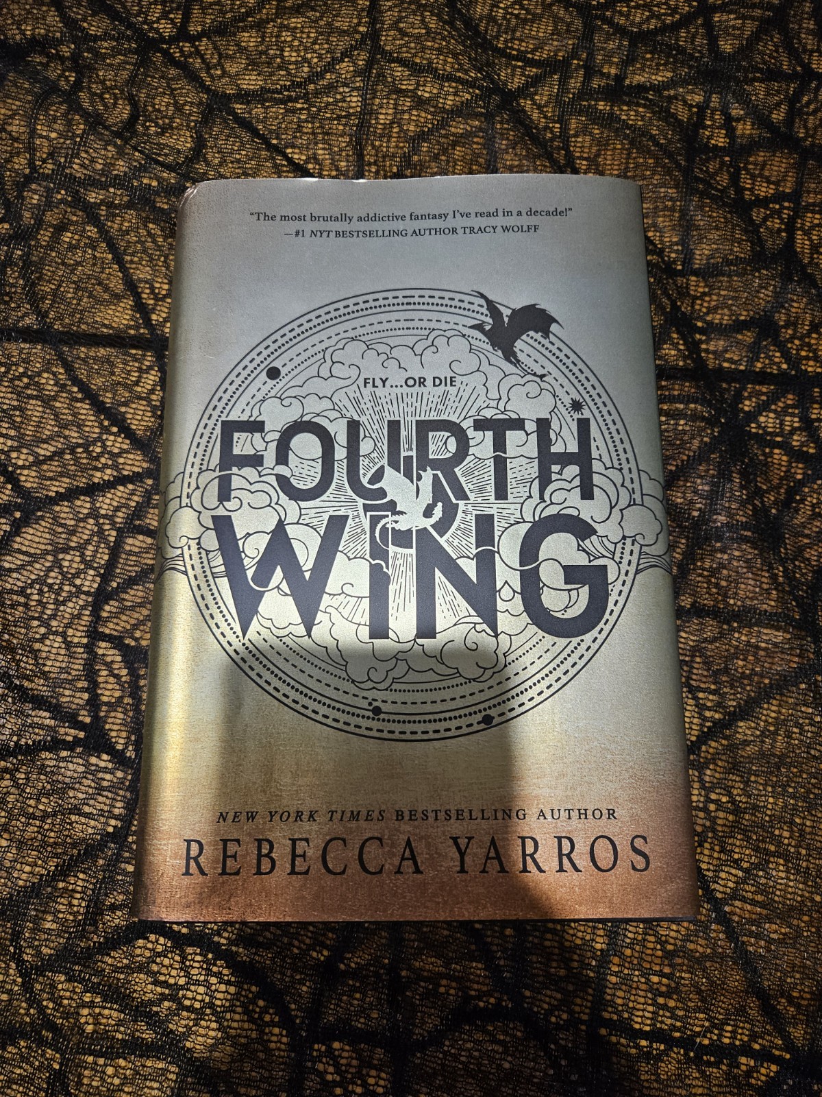 Fourth Wing – Hardcover By Yarros, Rebecca – VERY GOOD